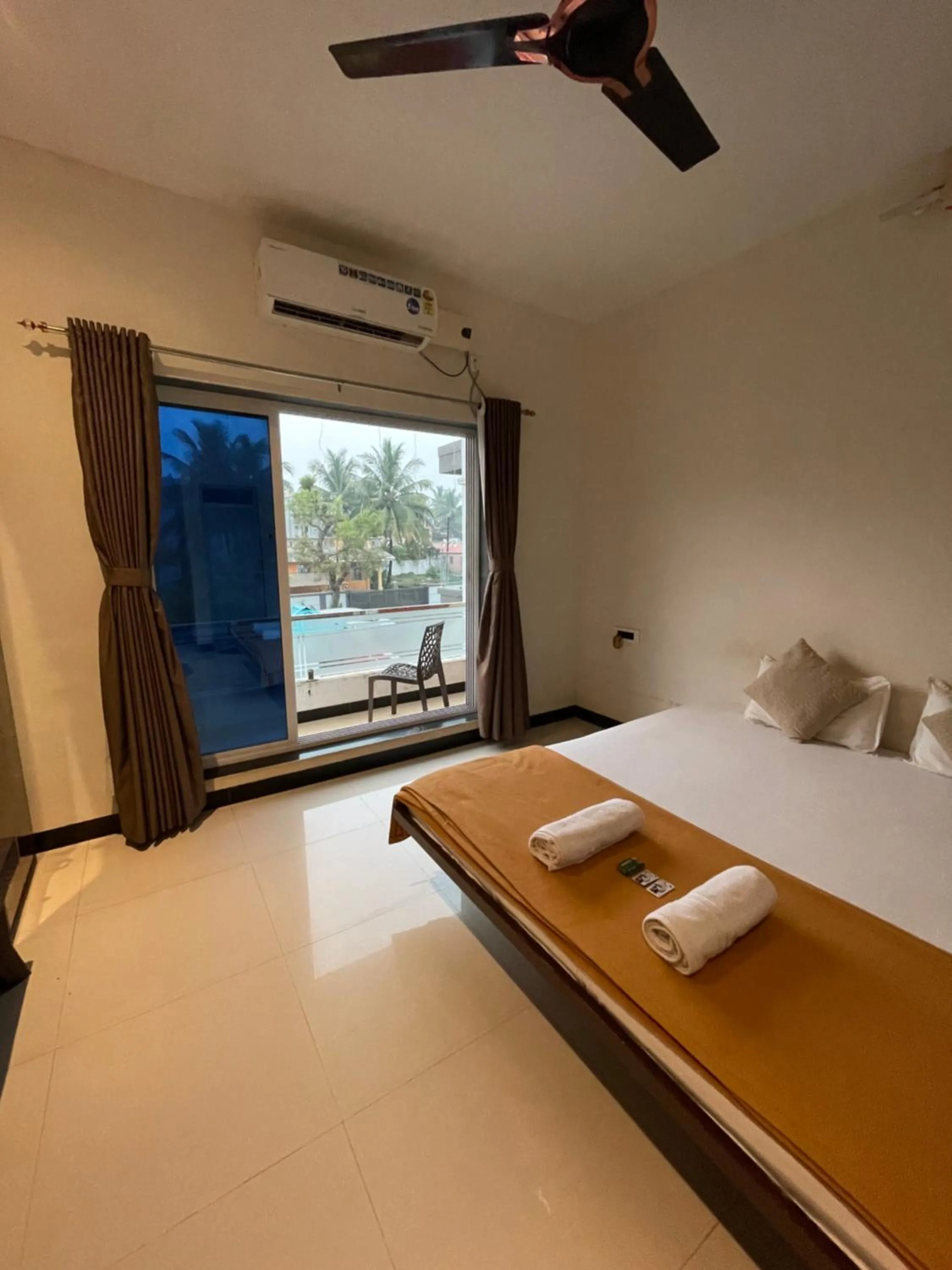 Property building, Bed in Scarlet Resort