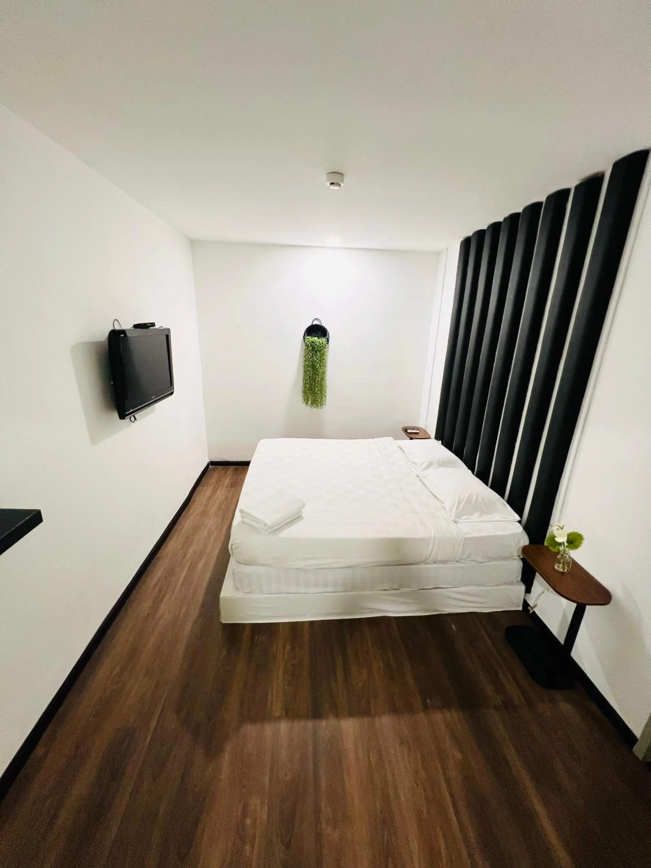air conditioner, Bed in V Hotel Melaka (Near Jonker Street)
