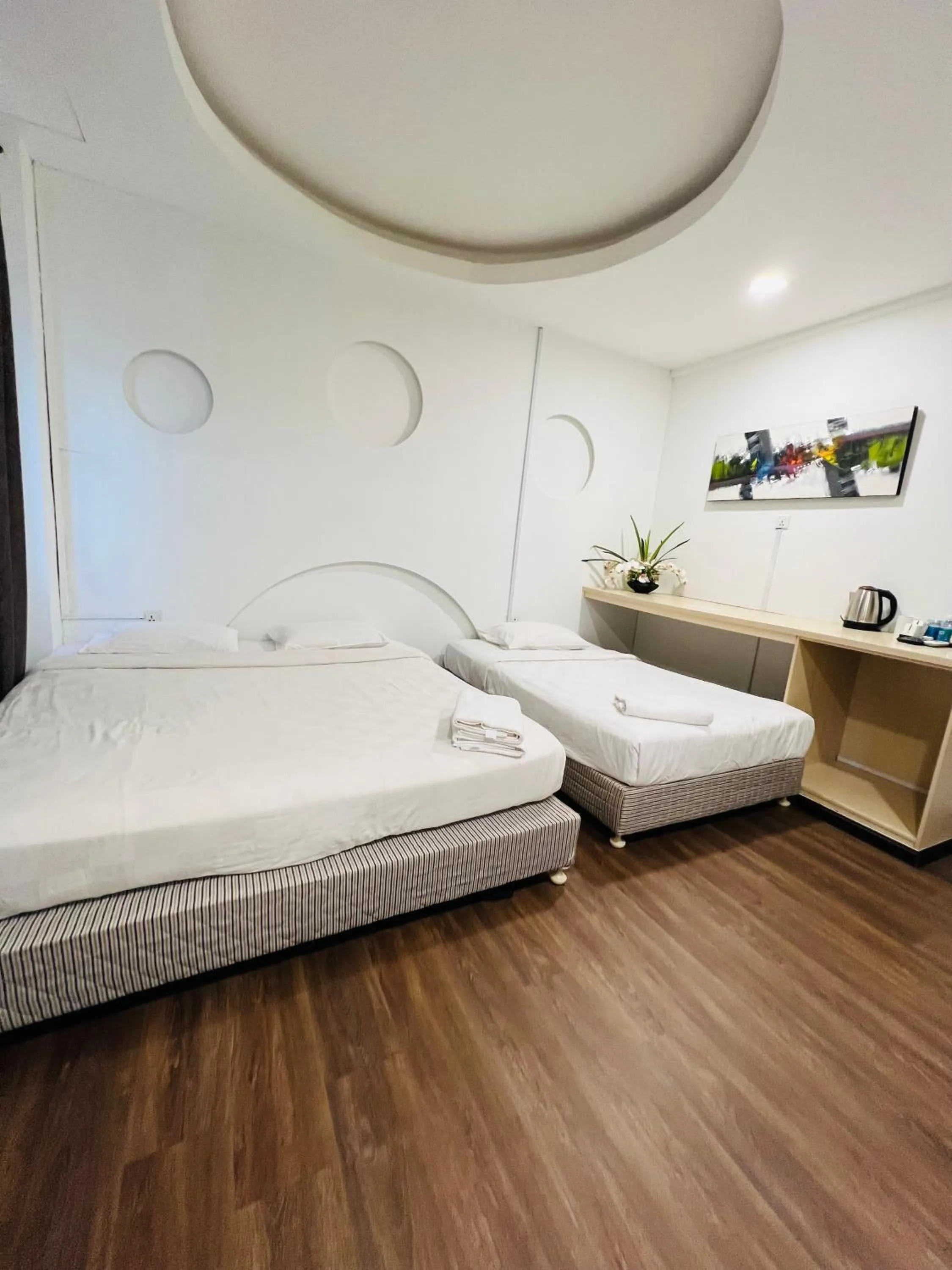 air conditioner, Bed in V Hotel Melaka (Near Jonker Street)