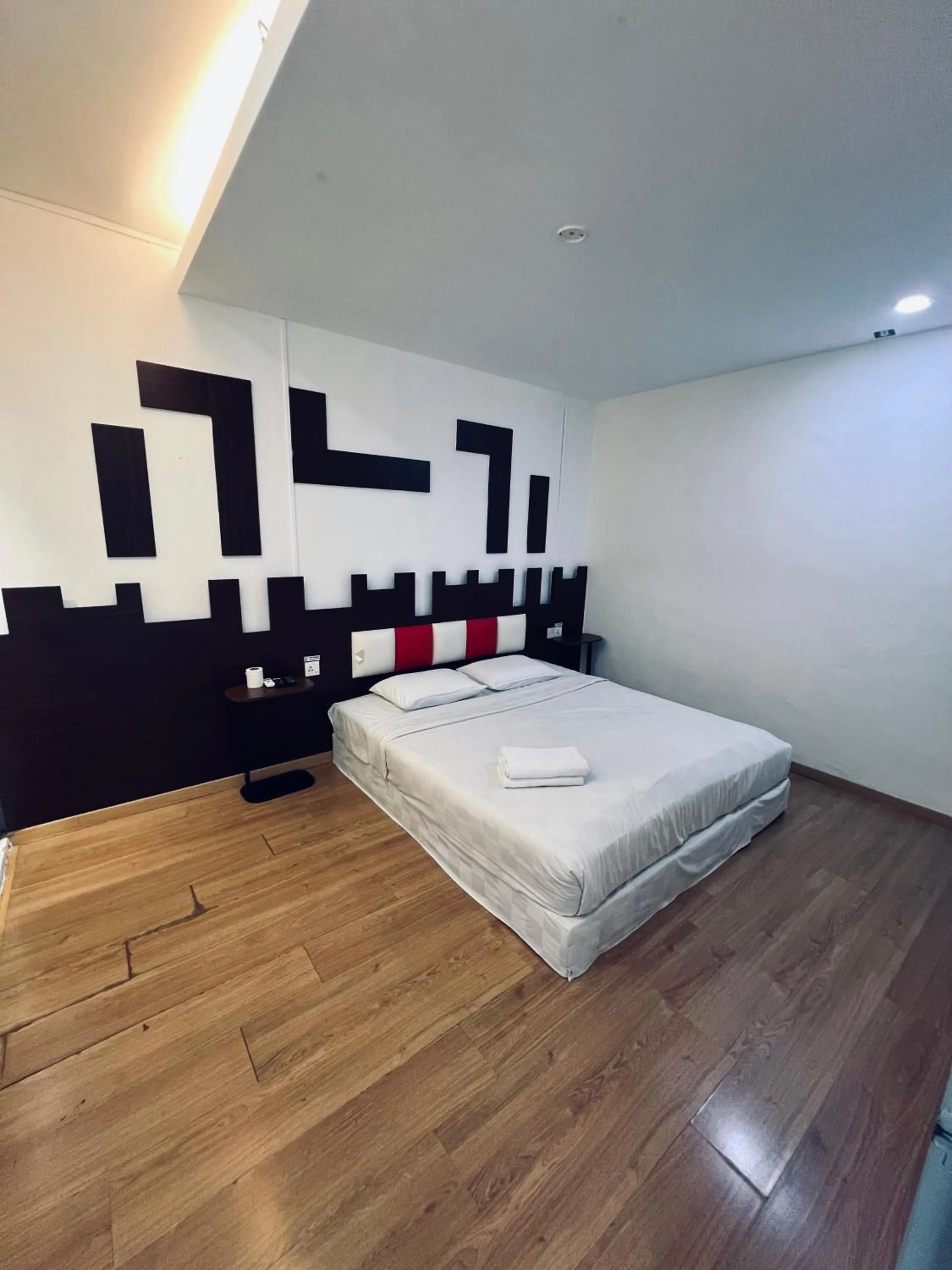 air conditioner, Bed in V Hotel Melaka (Near Jonker Street)