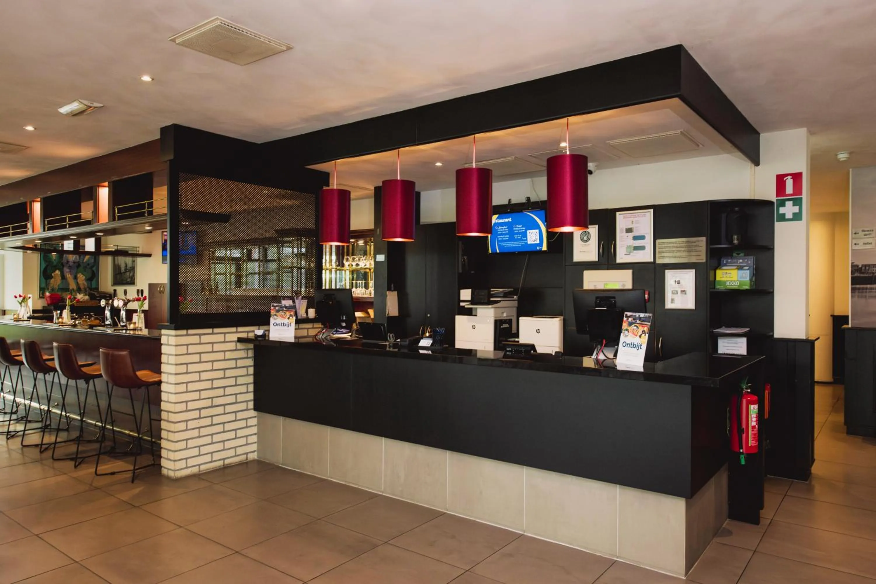 Lounge or bar in Bastion Hotel Breda