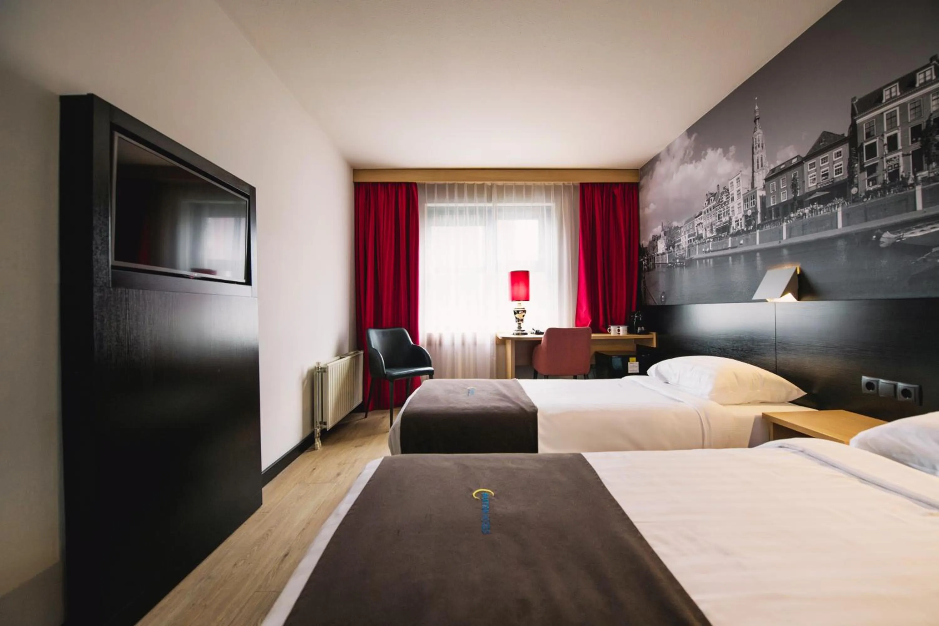 TV and multimedia, Bed in Bastion Hotel Breda