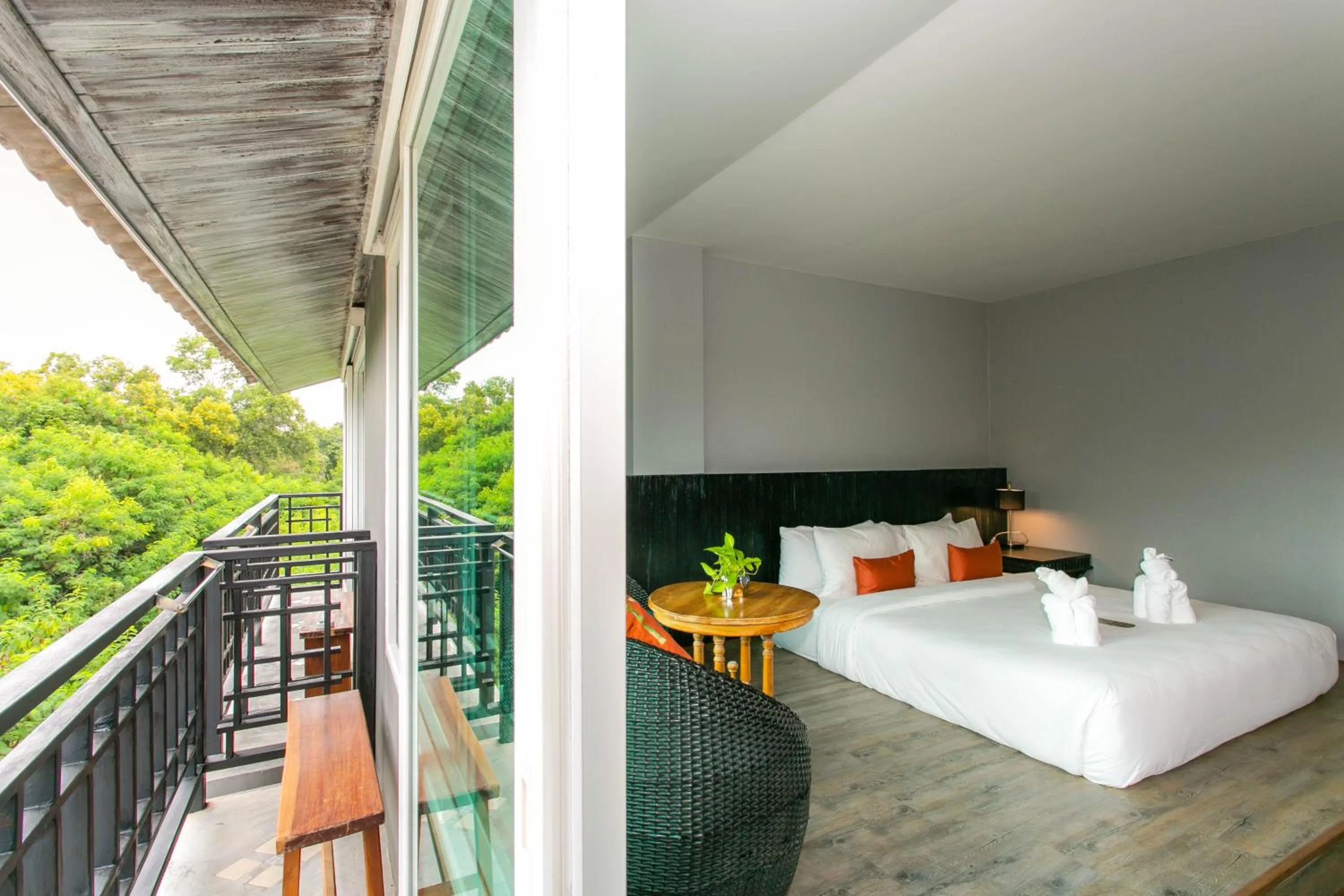 Bed in JALMIN Hotel Samui