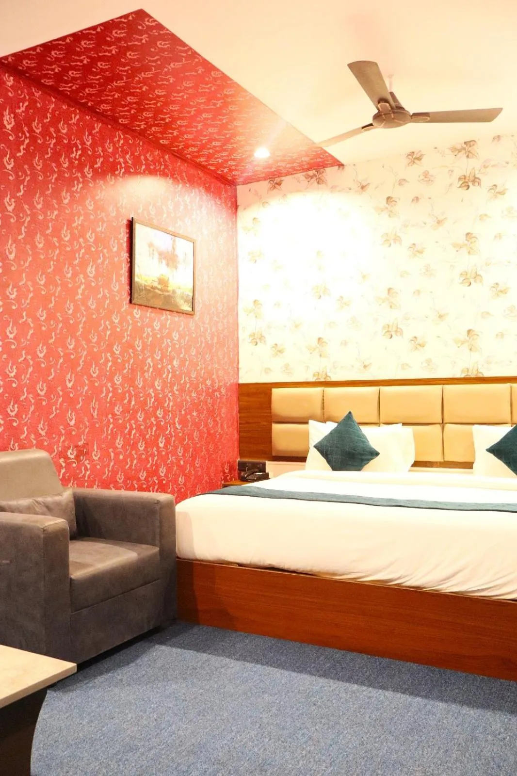 Bed in The Elite Hotel