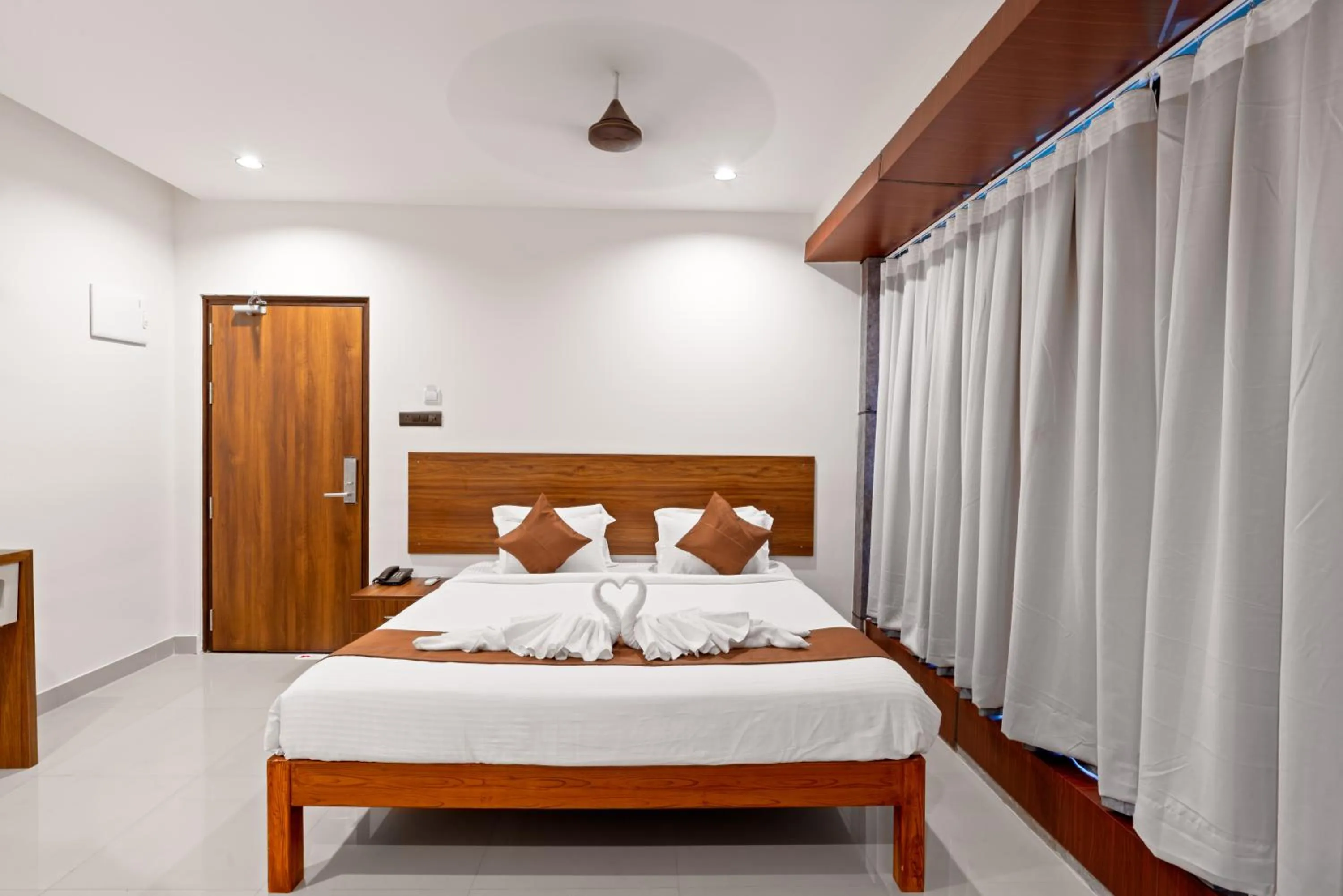 Bedroom, Bed in The Elite Hotel