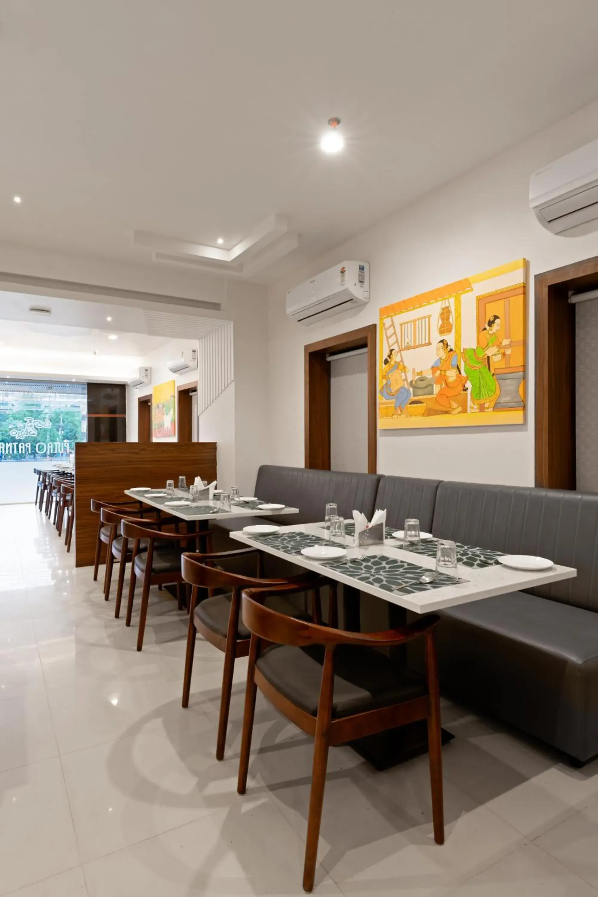 Restaurant/places to eat in The Elite Hotel Restaurant/places to eat in The Elite Hotel