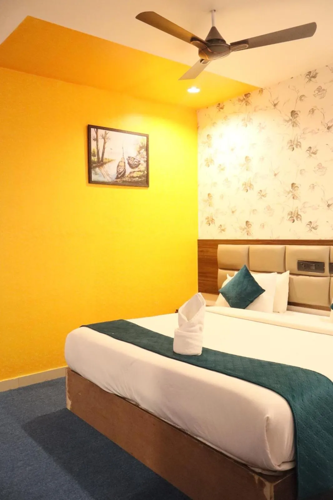 Bed in The Elite Hotel