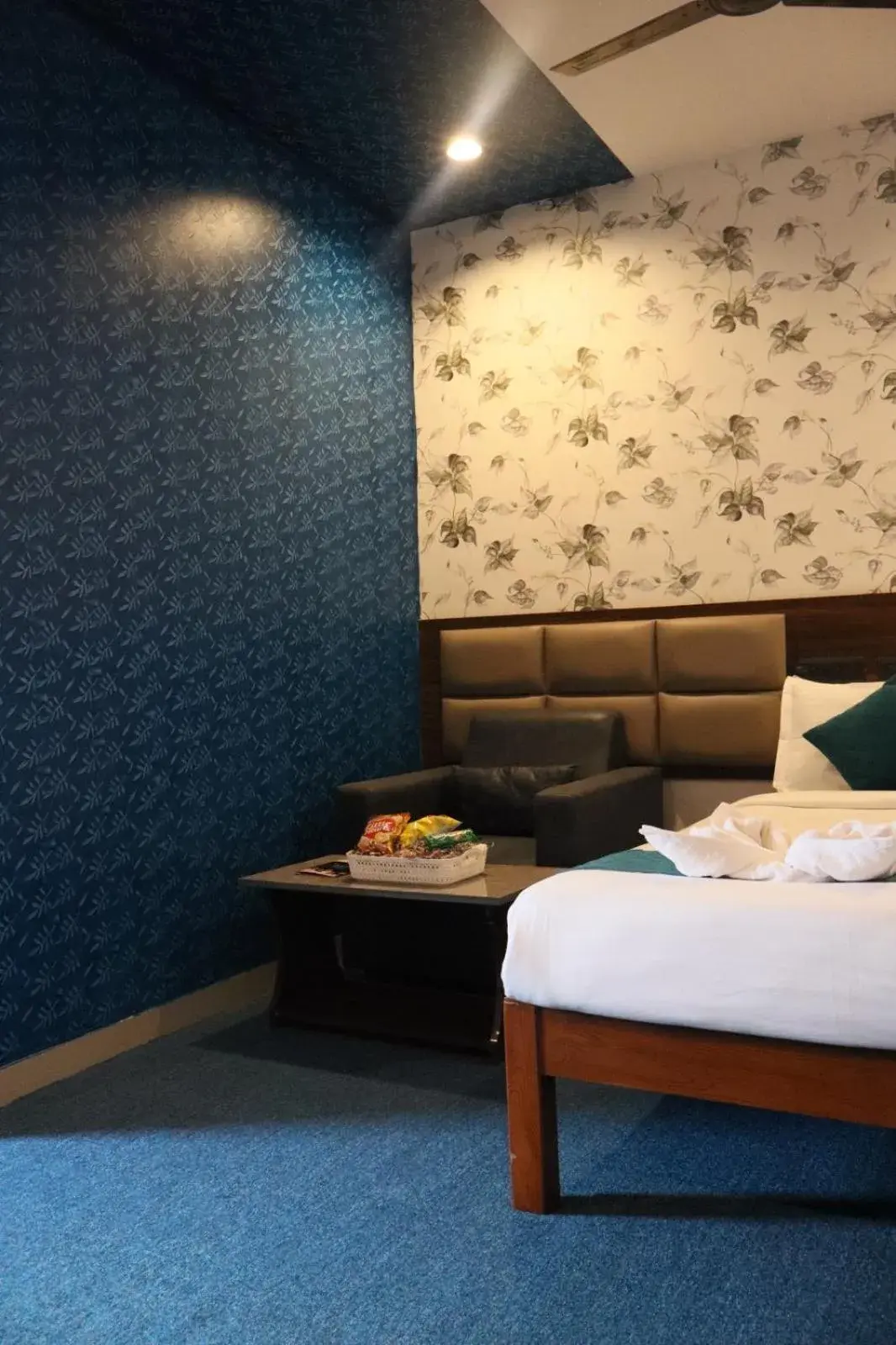 Living room, Bed in The Elite Hotel Living room, Bed in The Elite Hotel