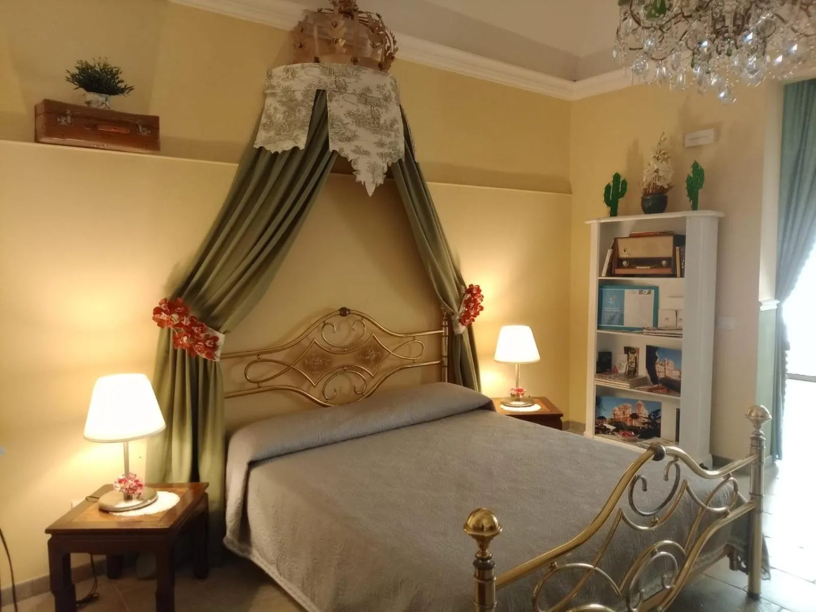 Living room, Bed in Pomona Noto
