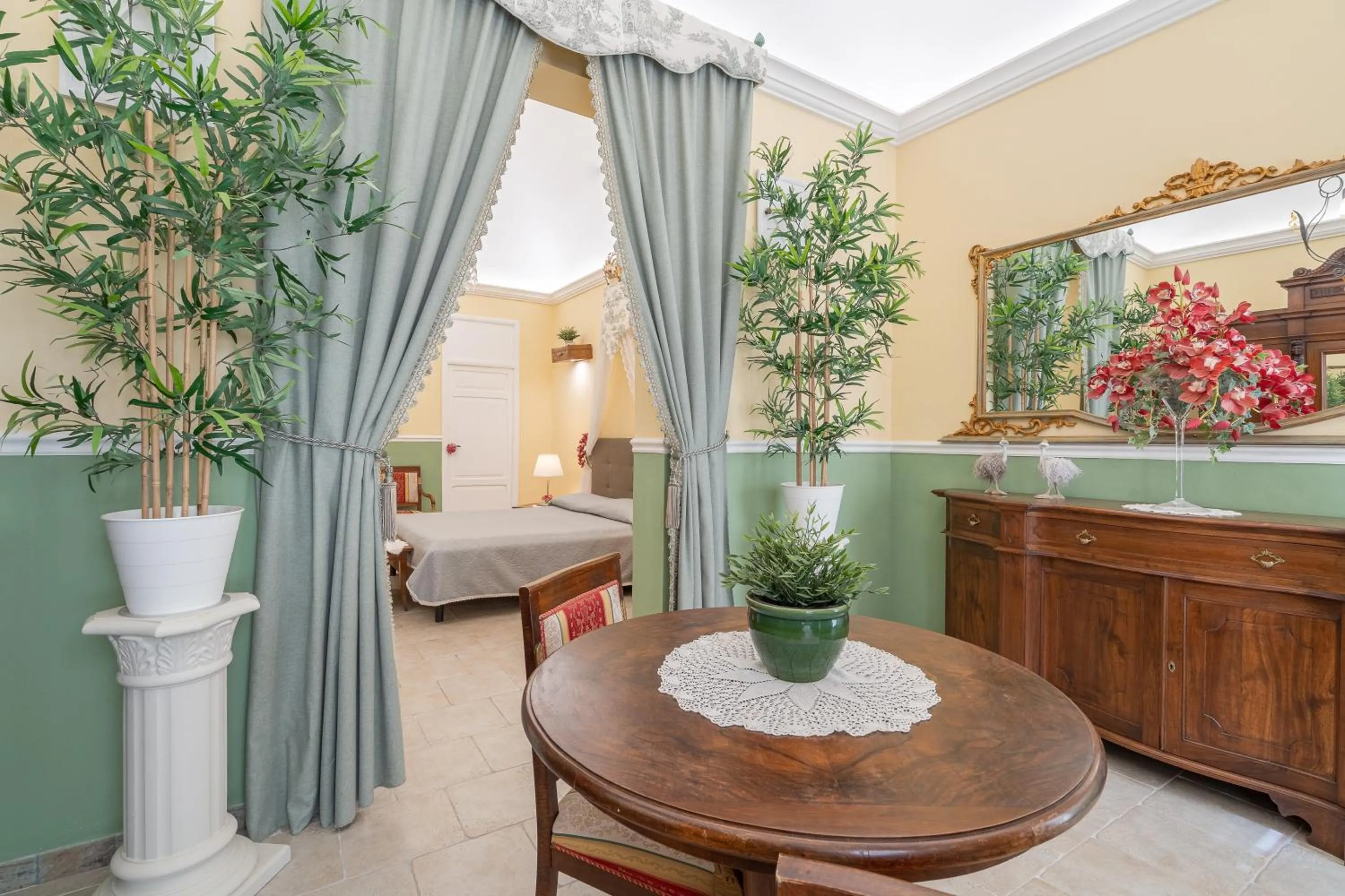 Property building, Bed in Pomona Noto