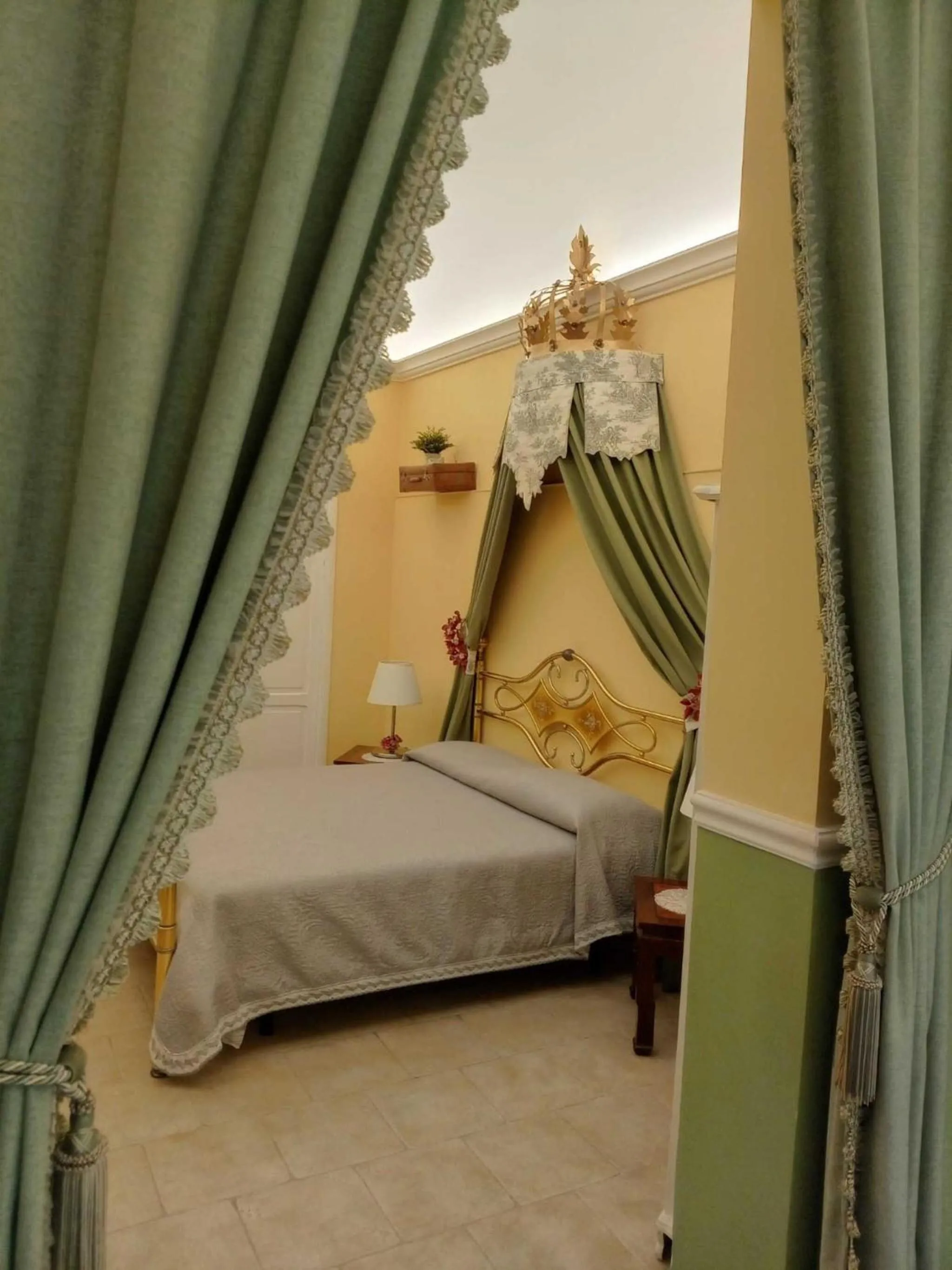 Living room, Bed in Pomona Noto