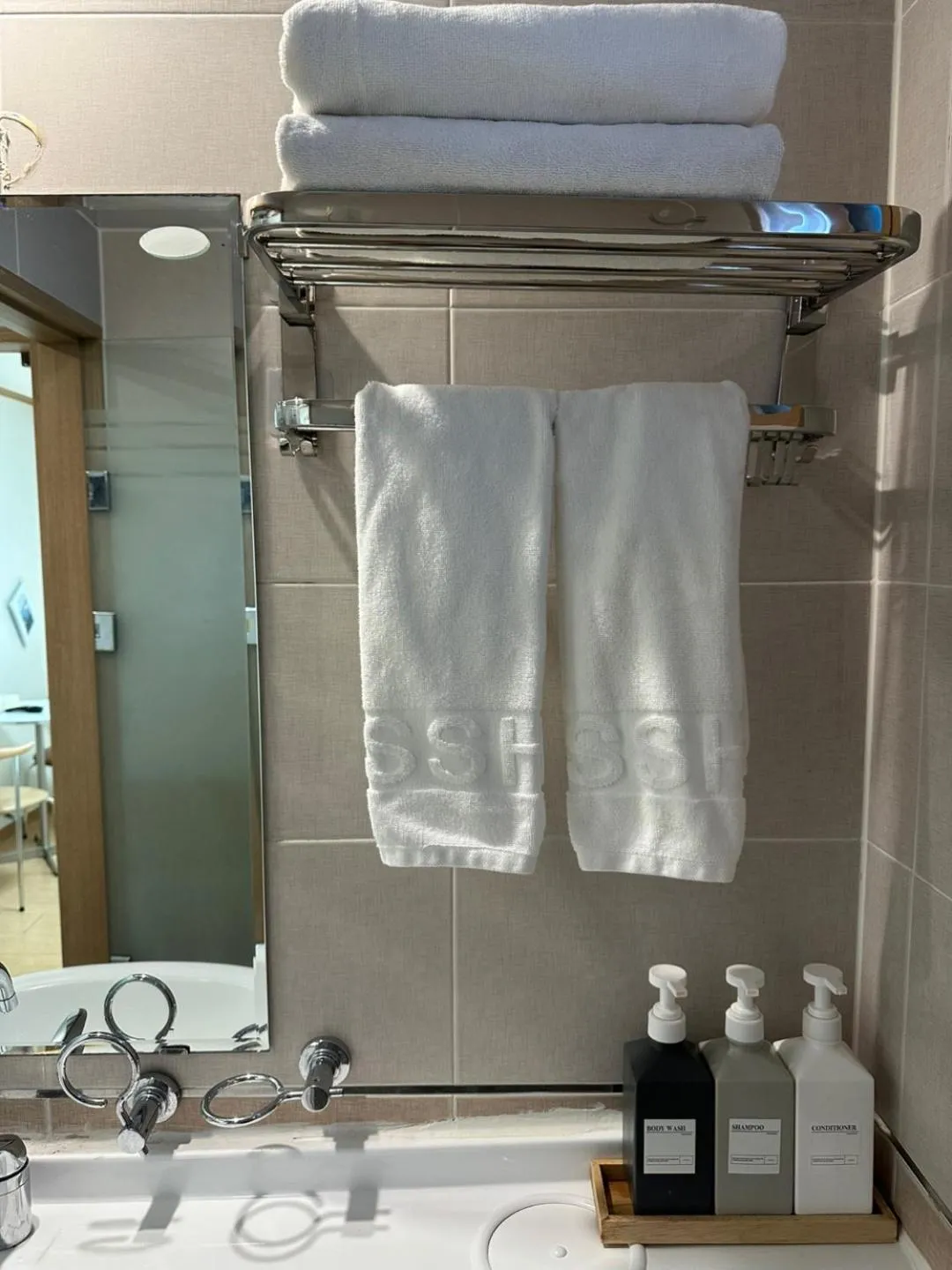 Bathroom in SSH Icon Hostel