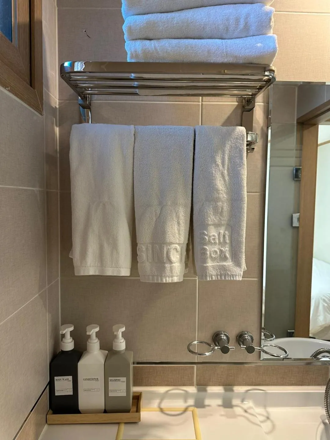 Bathroom in SSH Icon Hostel