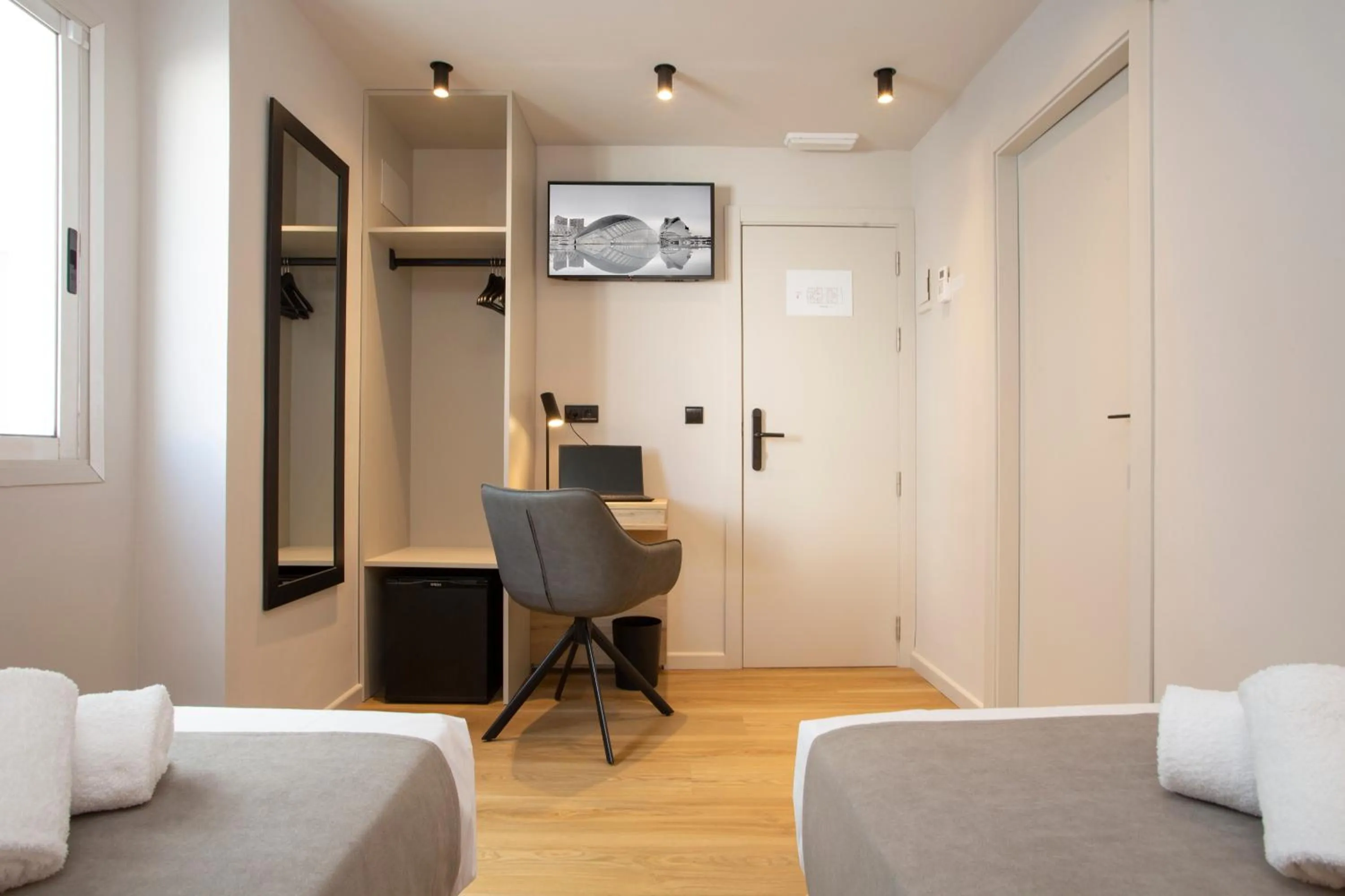 Photo of the whole room, Bed in Aila II Hotel Boutique by SingularStays - Digital Access