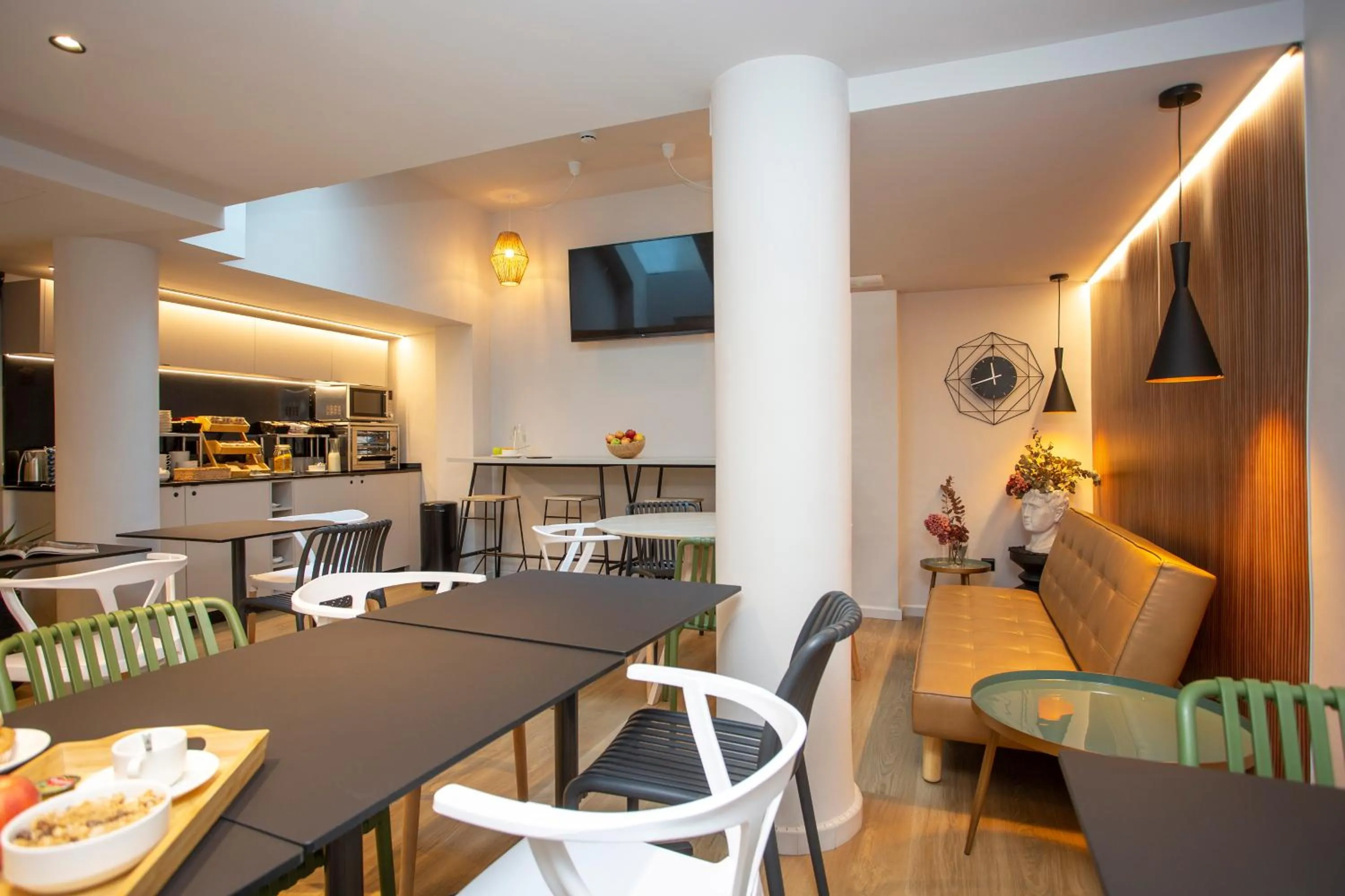 Buffet breakfast in Aila II Hotel Boutique by SingularStays - Digital Access