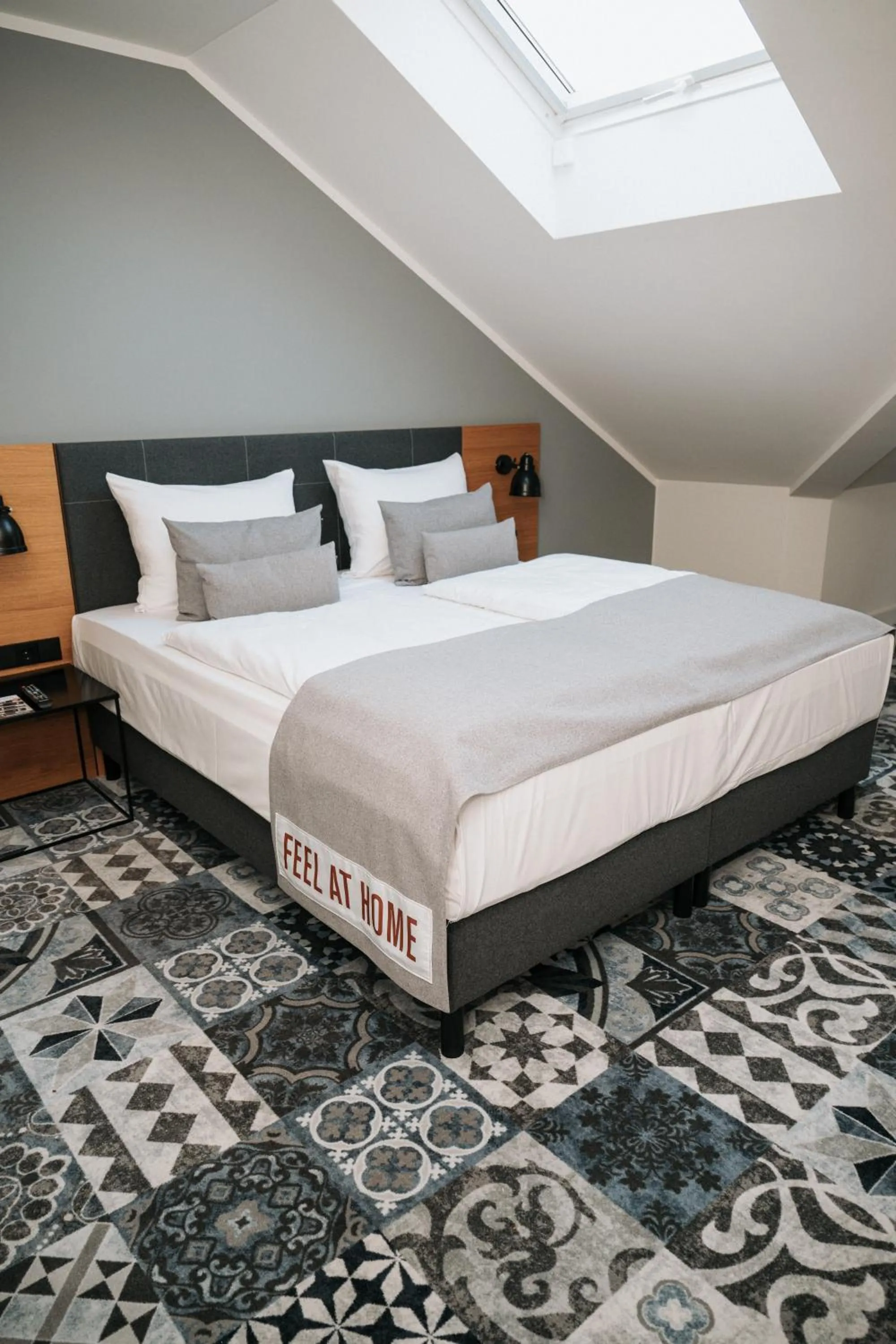 Photo of the whole room, Bed in Alpenglühen Smart Hotel