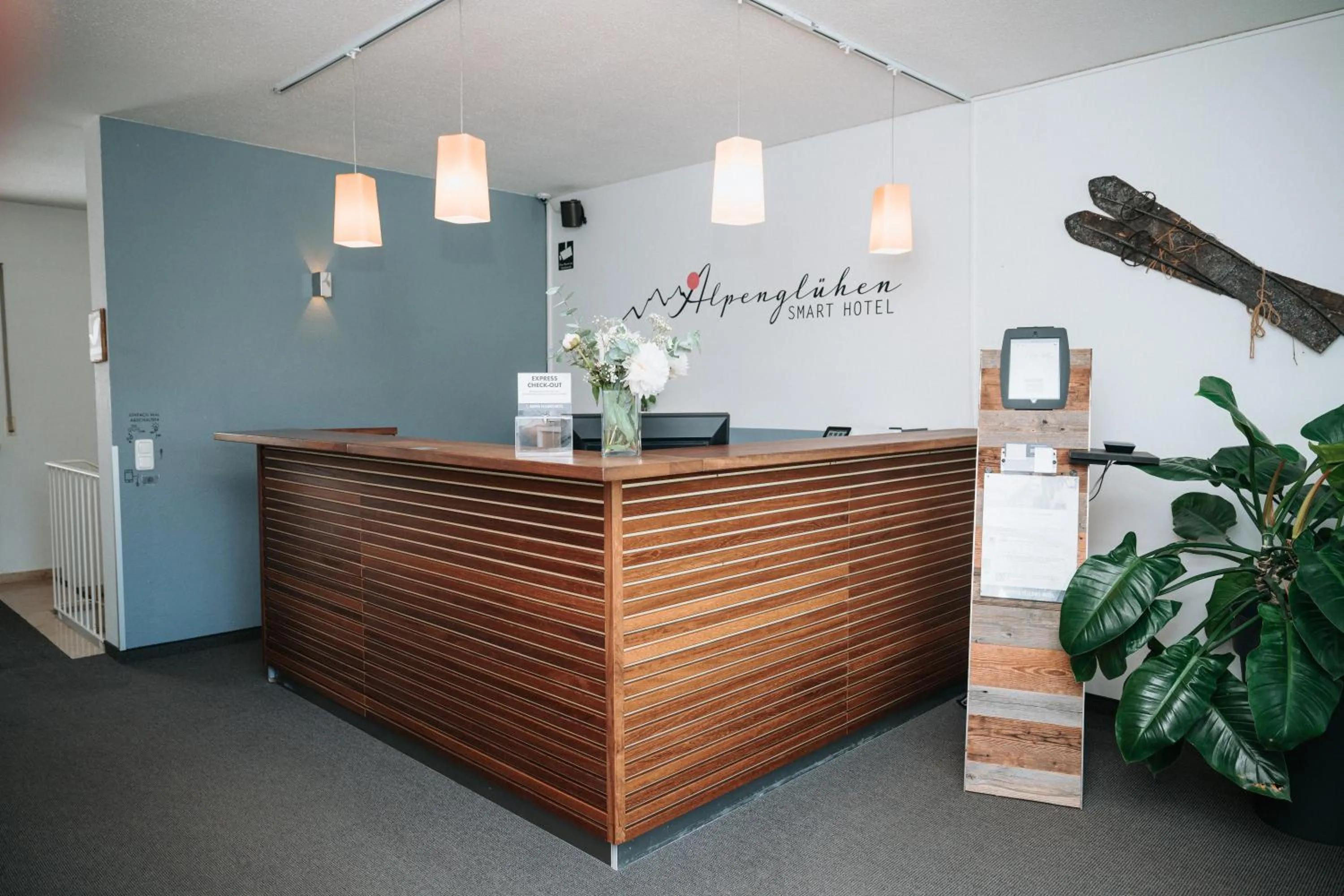 Lobby or reception in Alpenglühen Smart Hotel