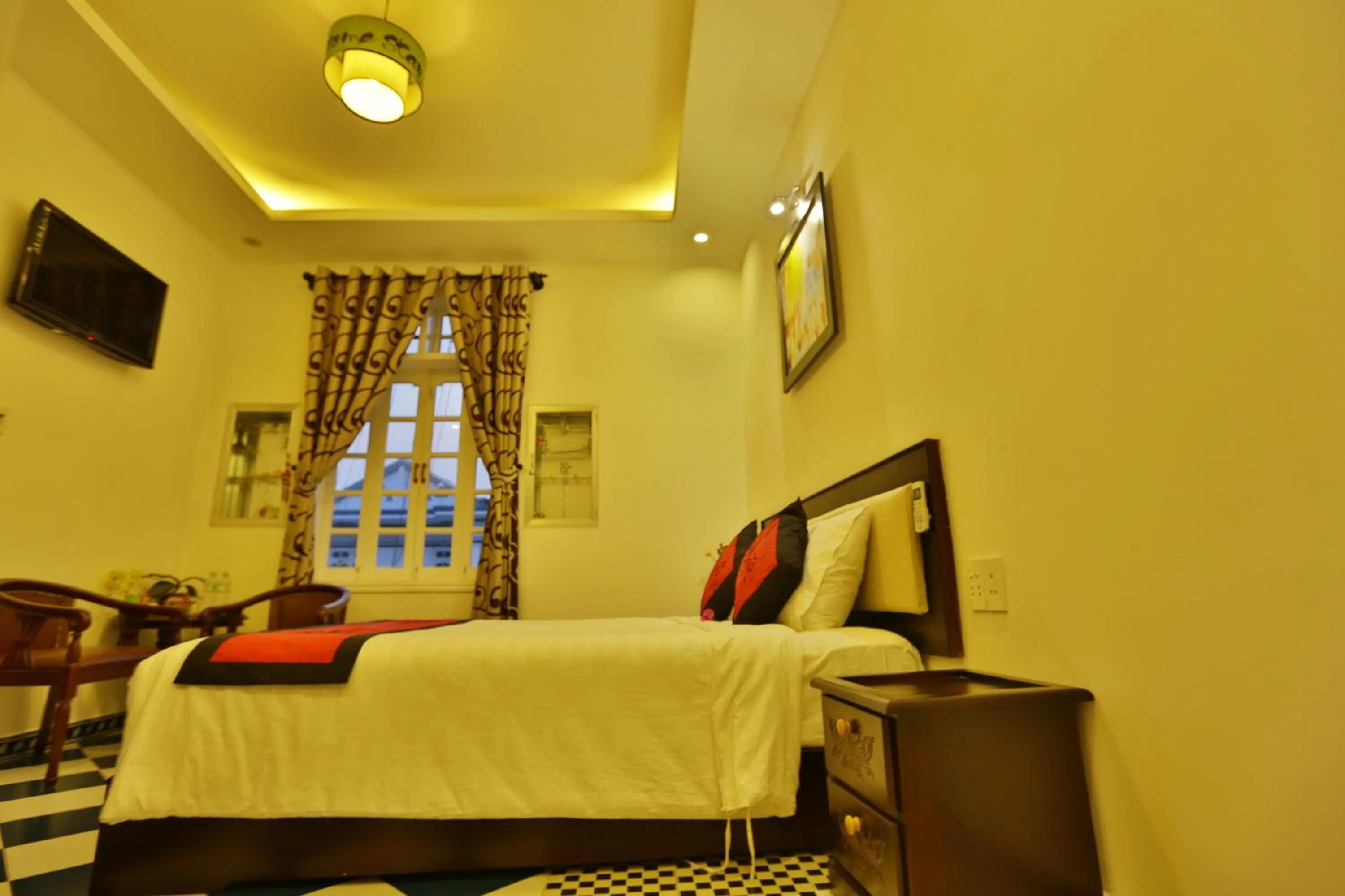 Photo of the whole room, Bed in Moon's Homestay