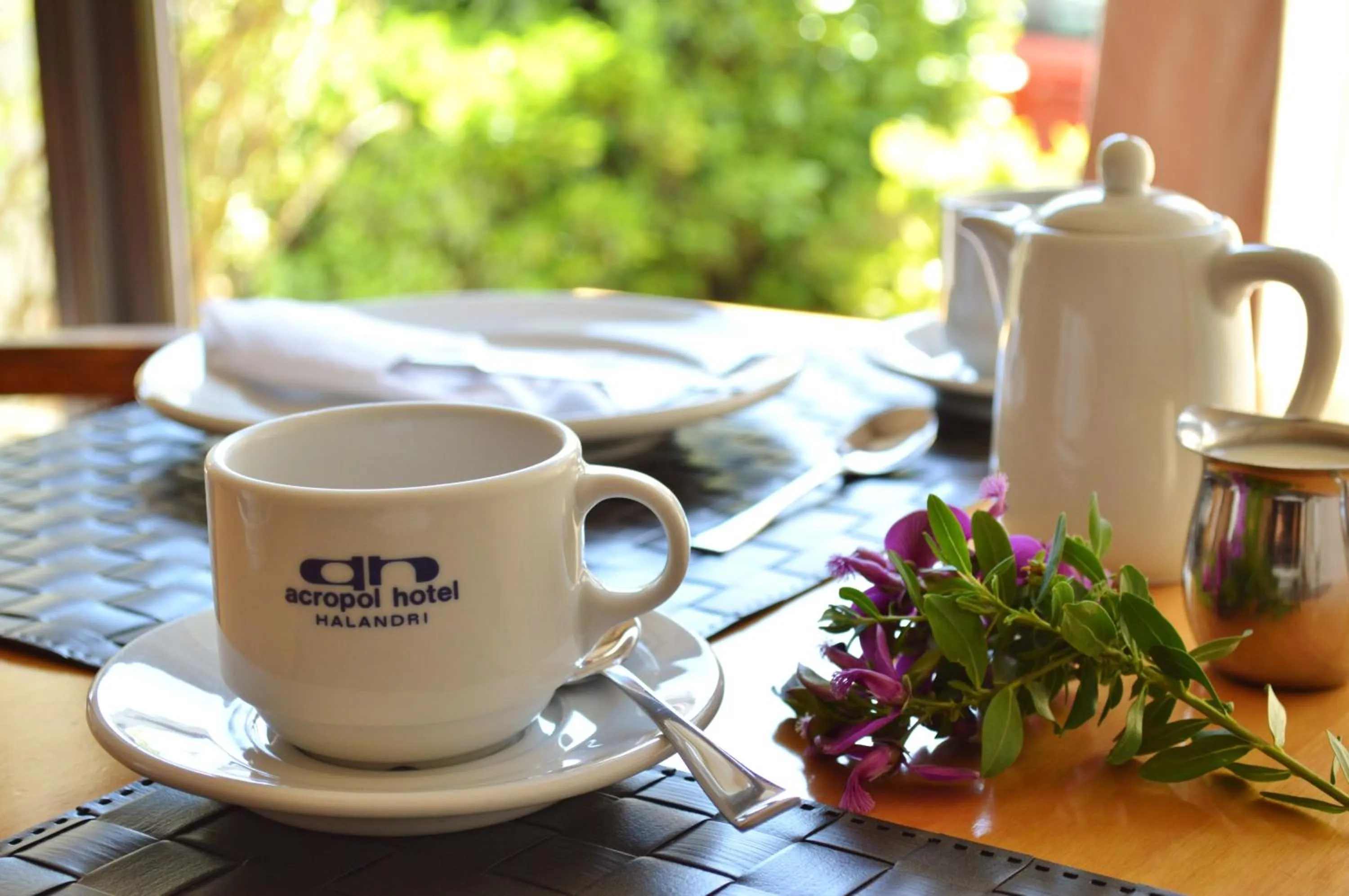 Restaurant/places to eat in Acropol Hotel