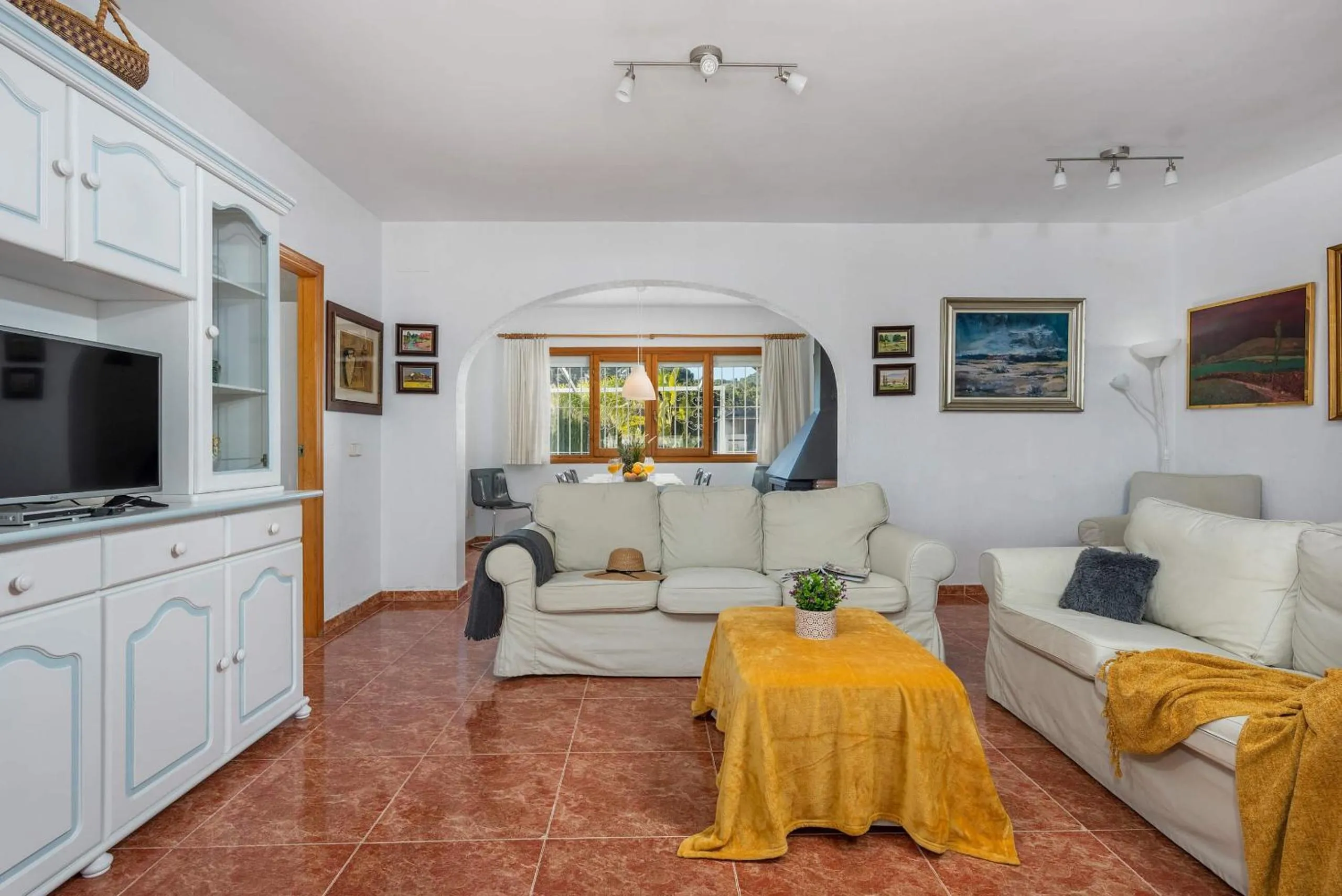 Communal lounge/ TV room in Villa Padilla - PlusHolidays