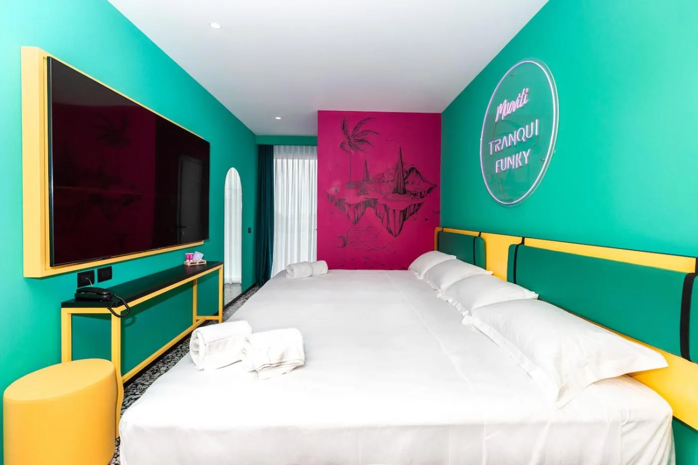 Bedroom, Bed in Hotel Albatros