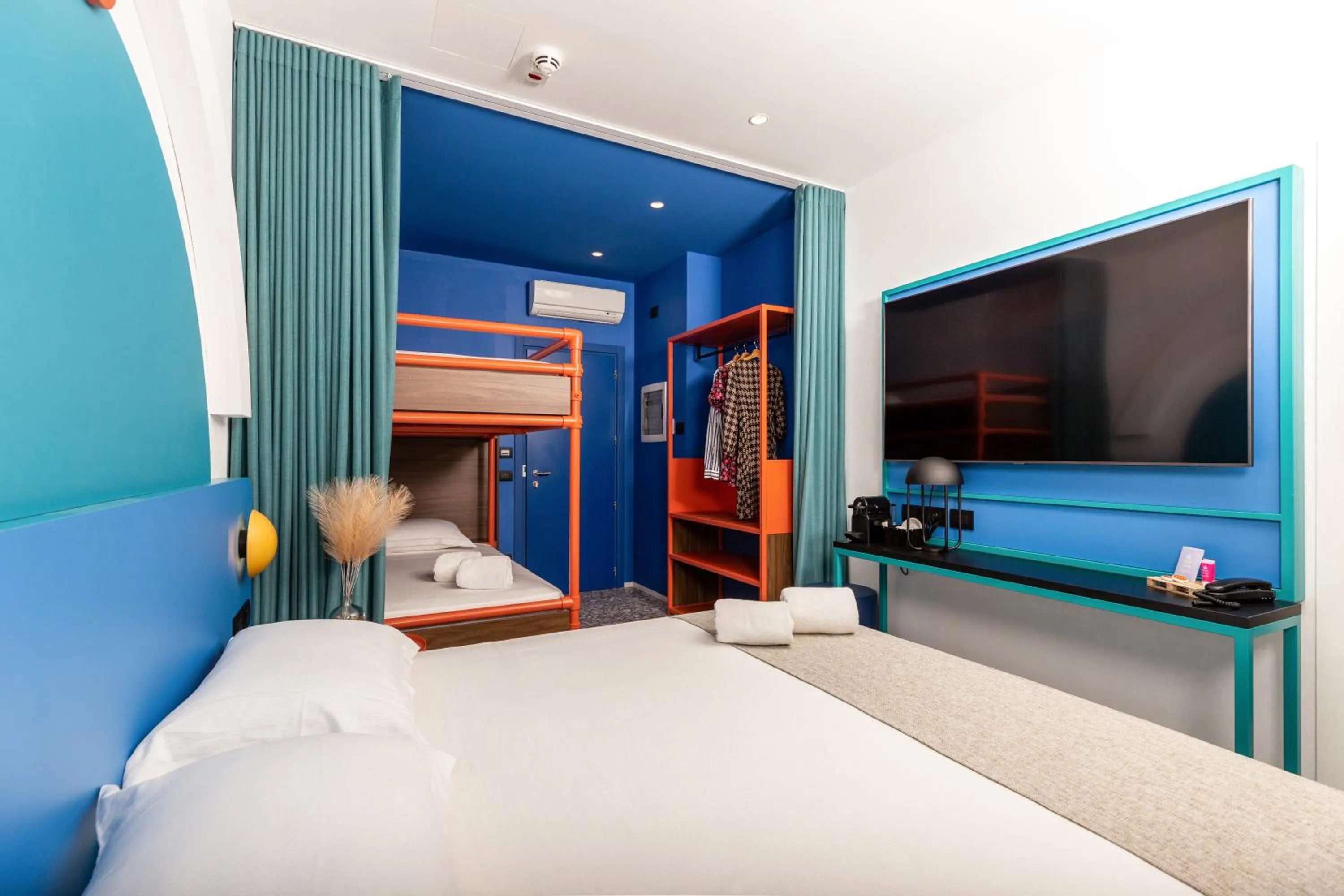 Photo of the whole room, Bed in Hotel Albatros