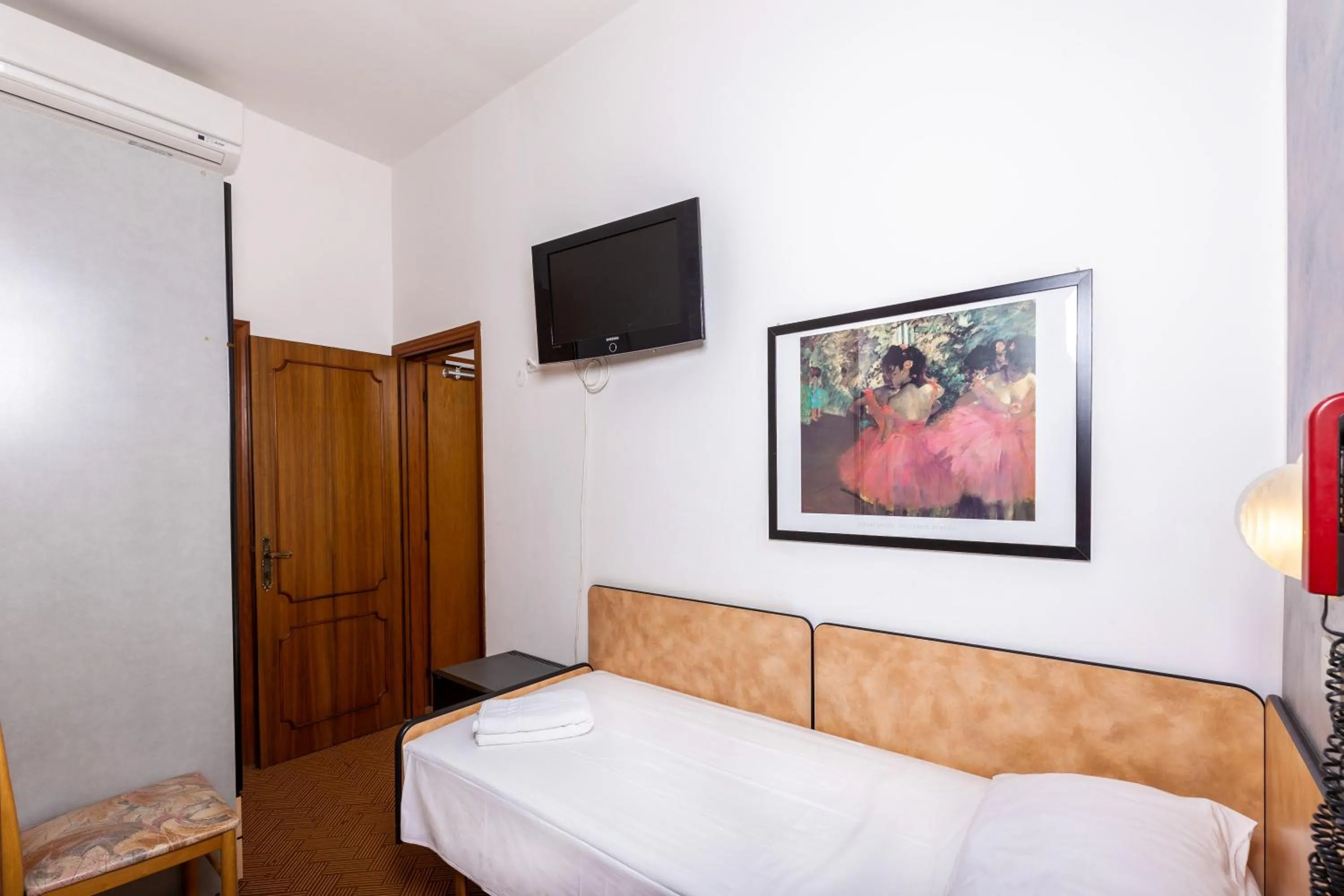 Bedroom, Bed in Hotel Albatros