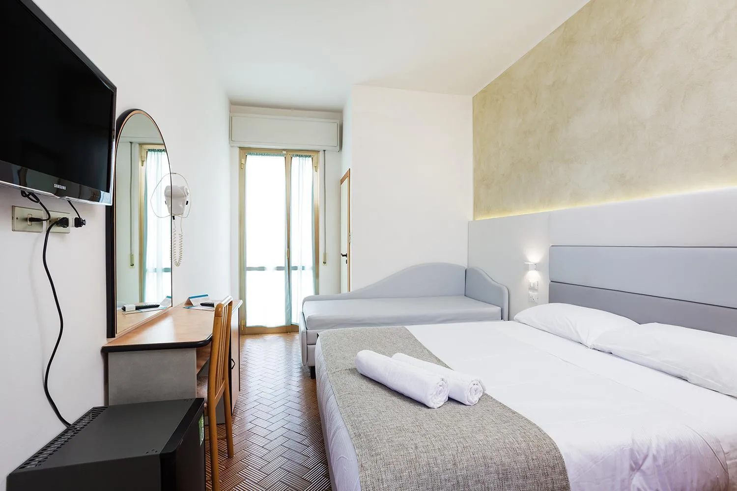 Bedroom, Bed in Hotel Albatros