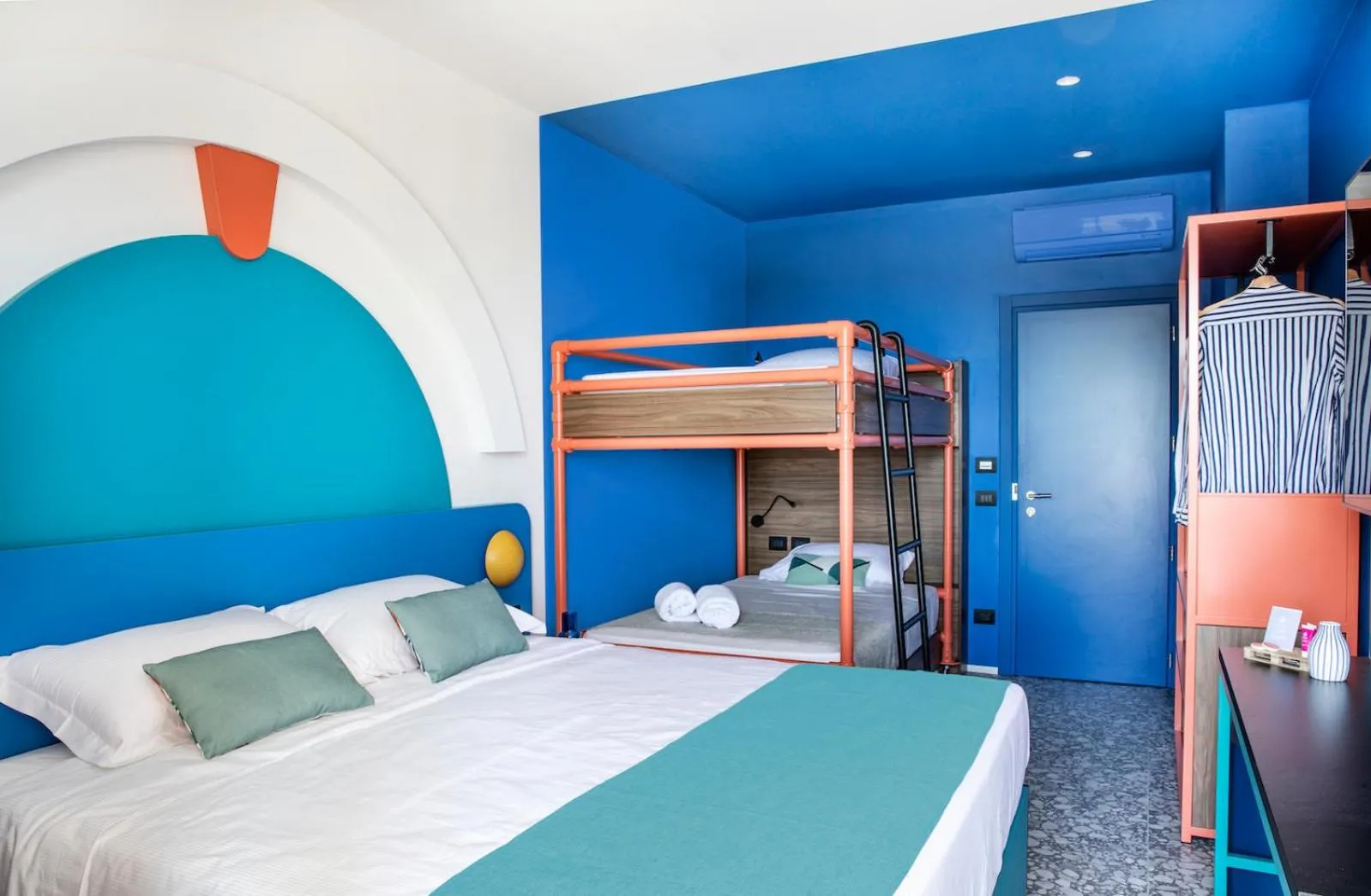 Bedroom, Bed in Hotel Albatros