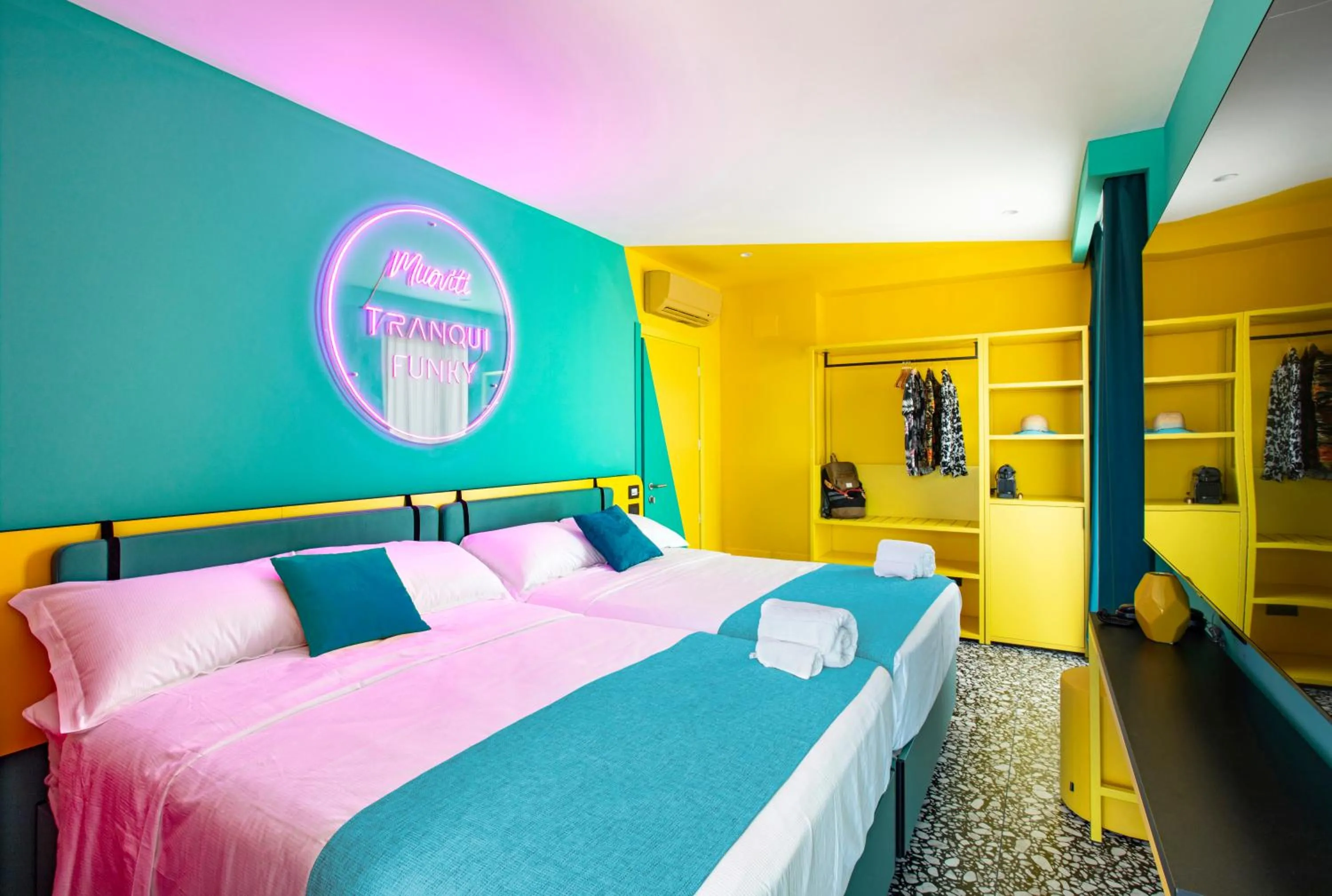 Bedroom, Bed in Hotel Albatros