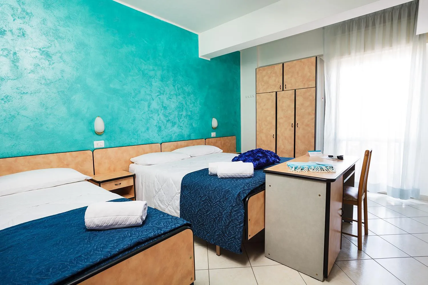 Bedroom, Bed in Hotel Albatros