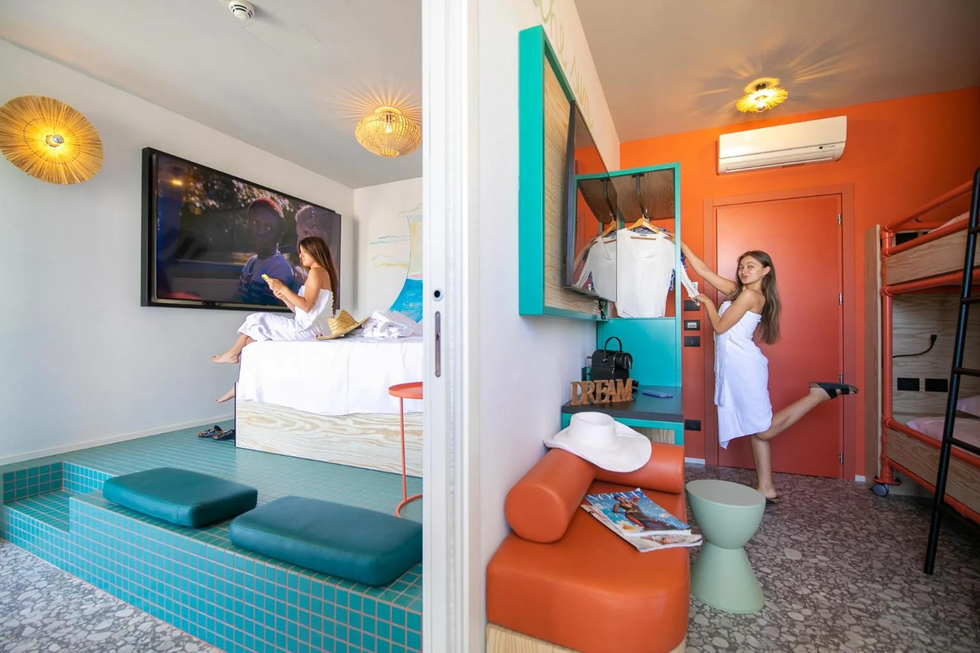 Bedroom, Bed in Hotel Albatros