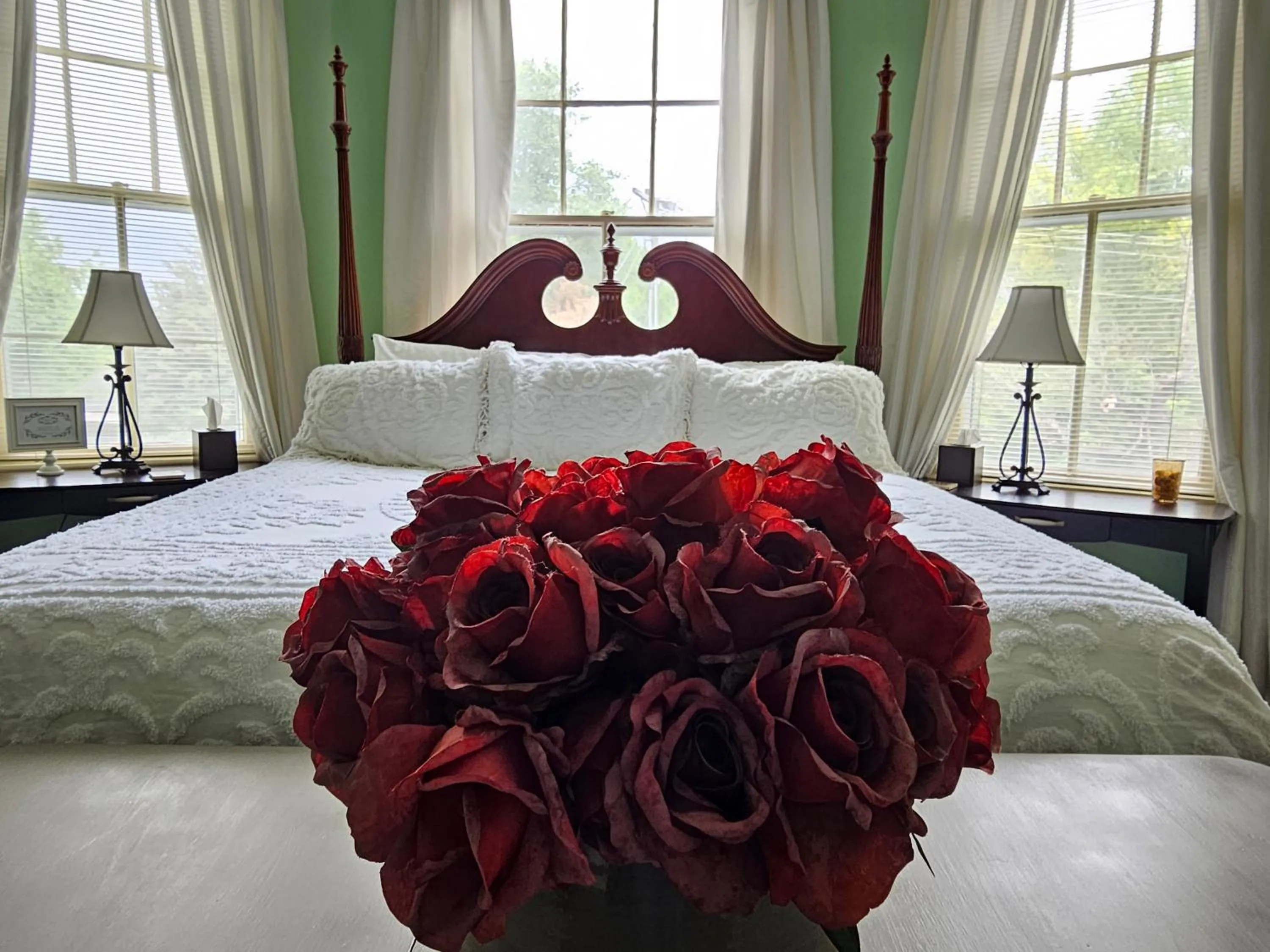 Bed in Winridge Manor