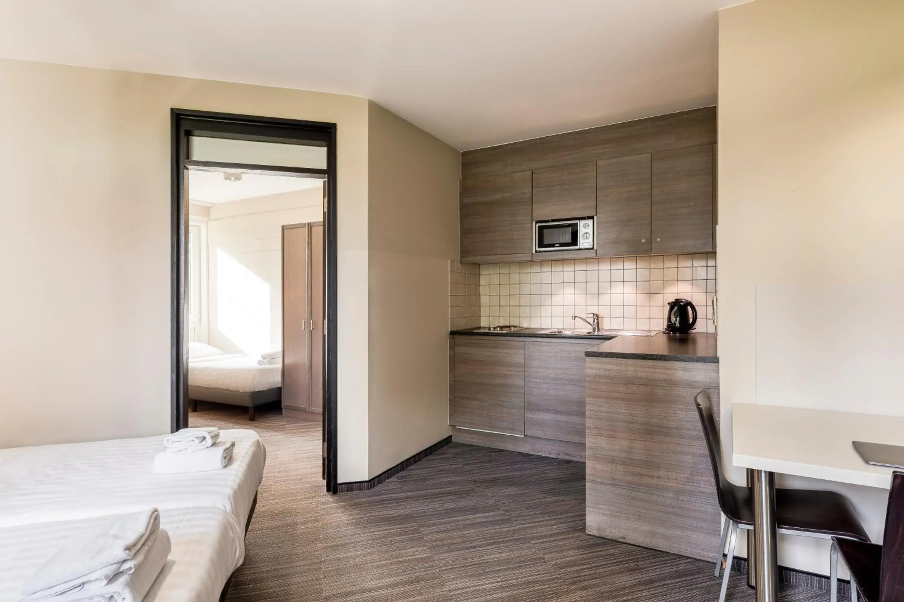 Kitchen or kitchenette, Bed in Corsendonk Duinse Polders Kitchen or kitchenette, Bed in Corsendonk Duinse Polders