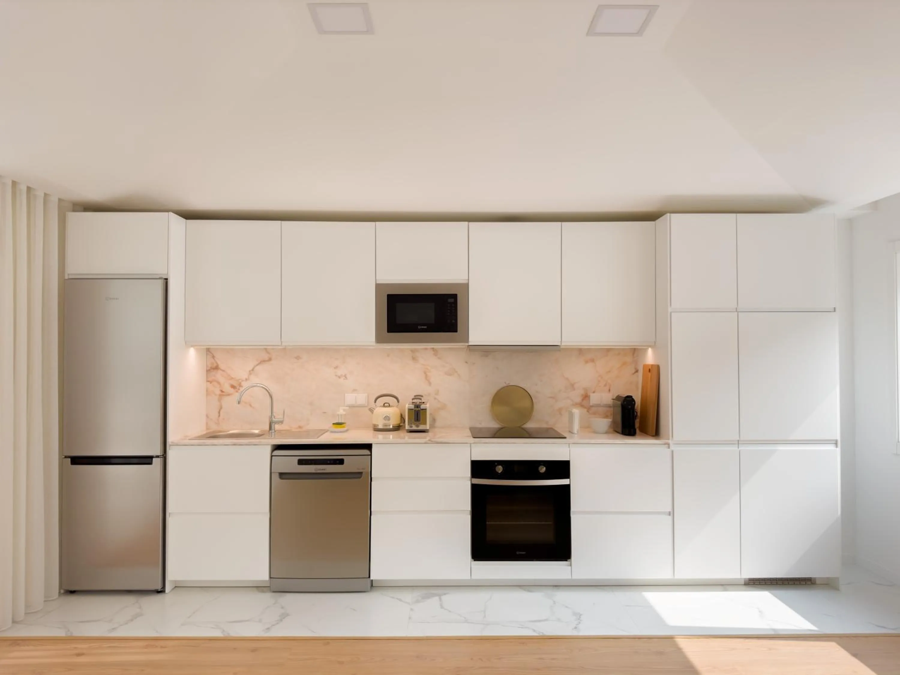 Two-Bedroom Apartment in Vibrant Host-Campo 24 Agosto