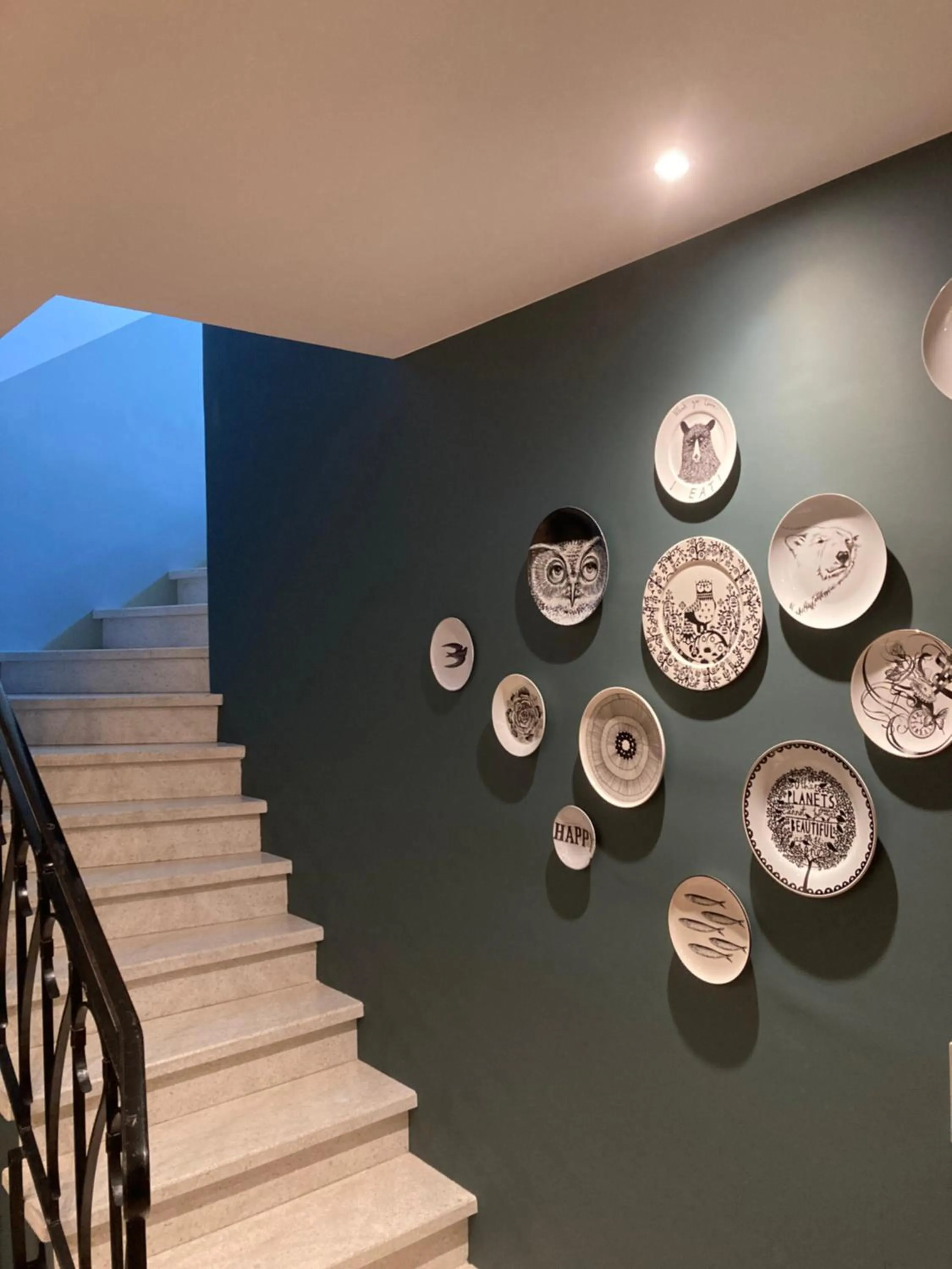 Decorative detail in le secret du chat