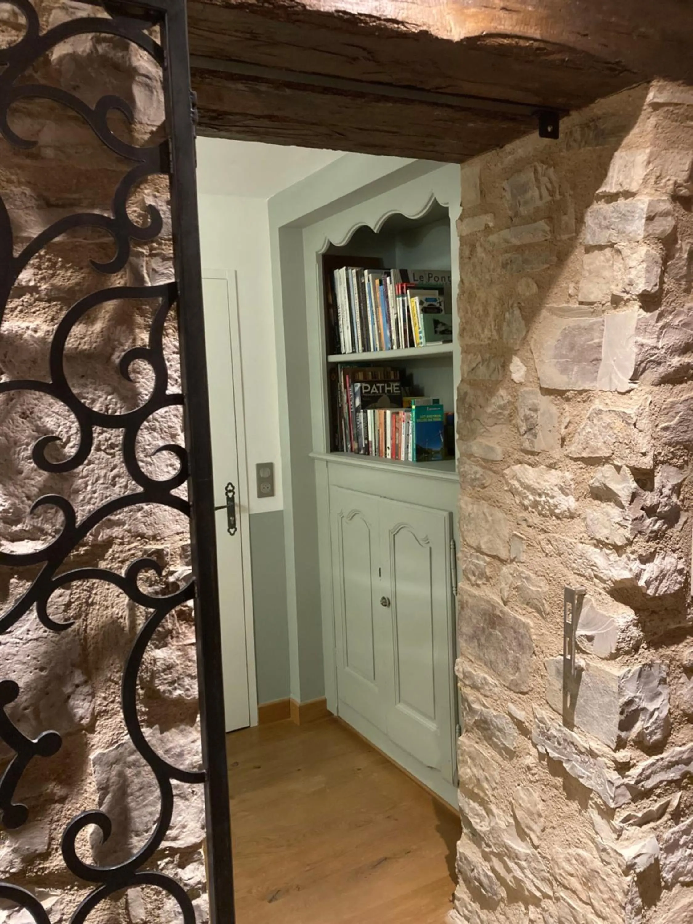 Living room in le secret du chat