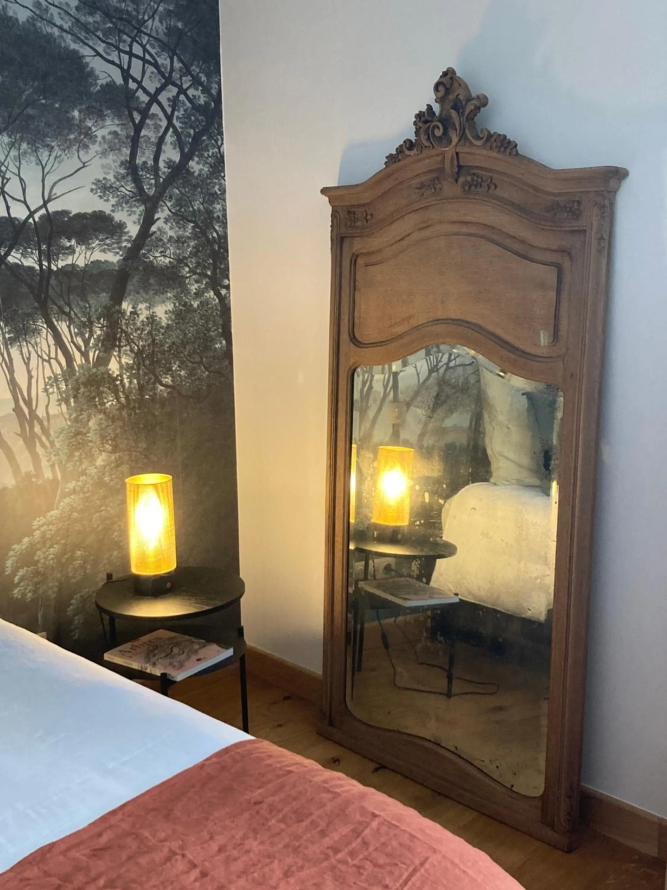 Decorative detail, Bed in le secret du chat