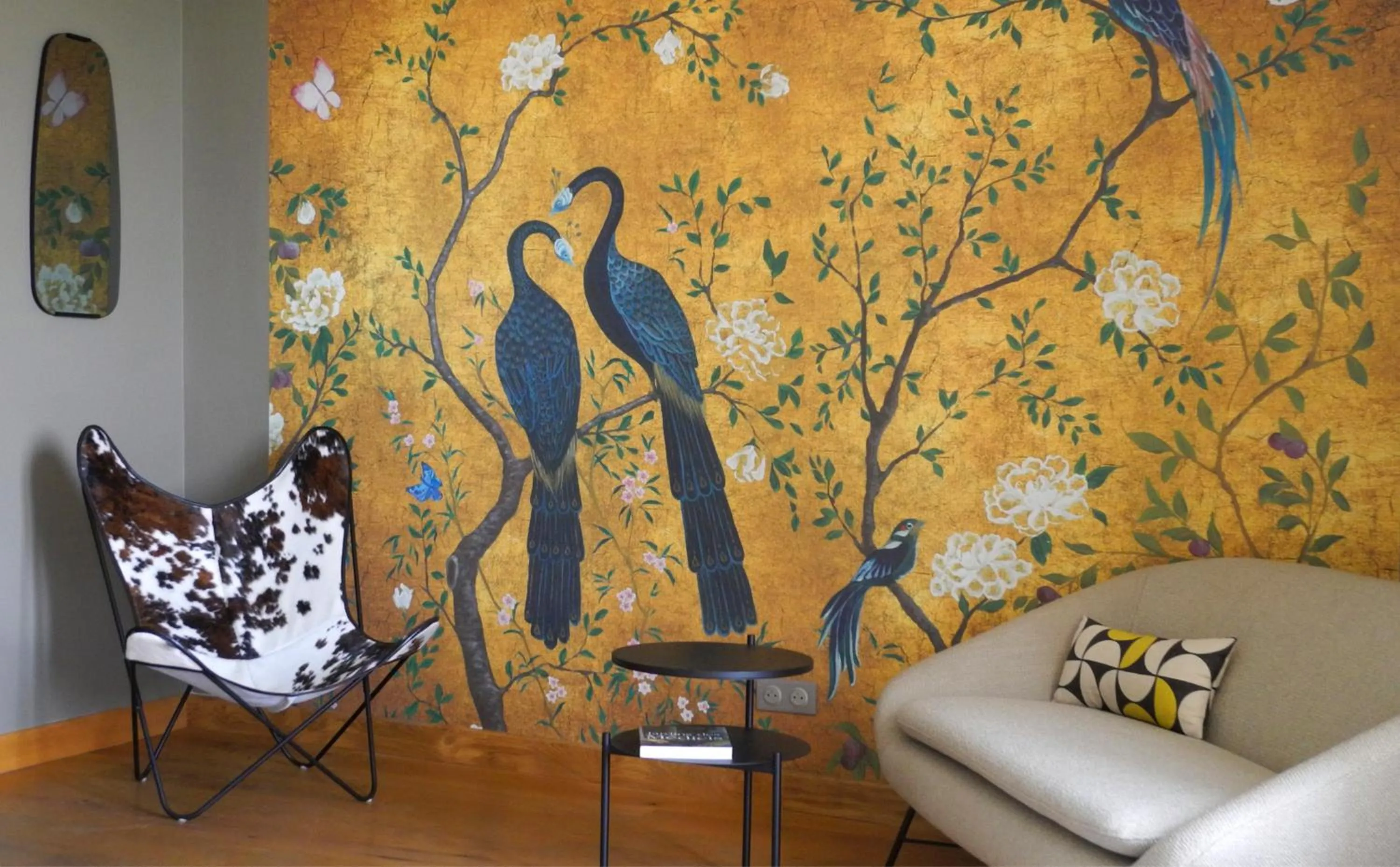 Seating area in le secret du chat