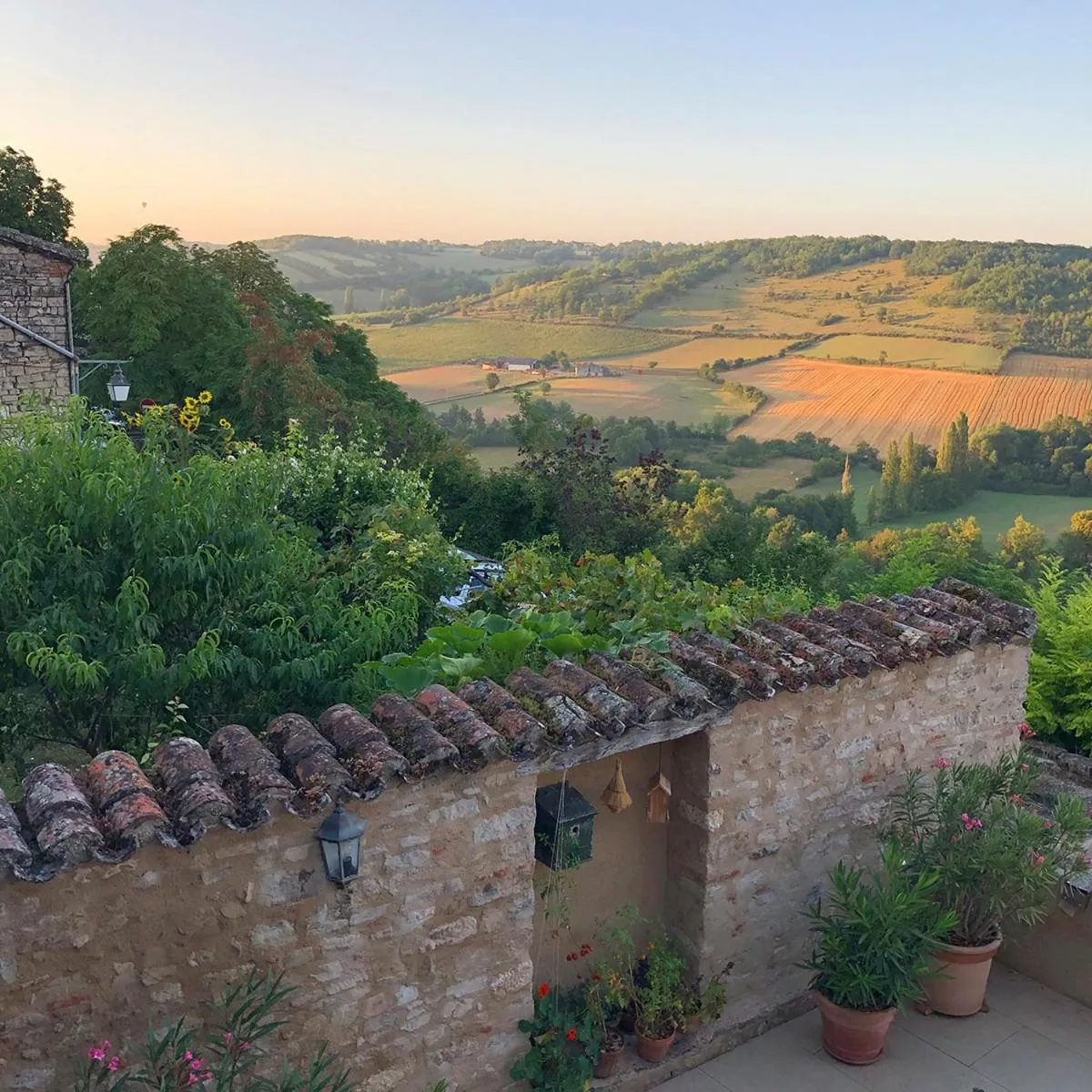View (from property/room) in le secret du chat