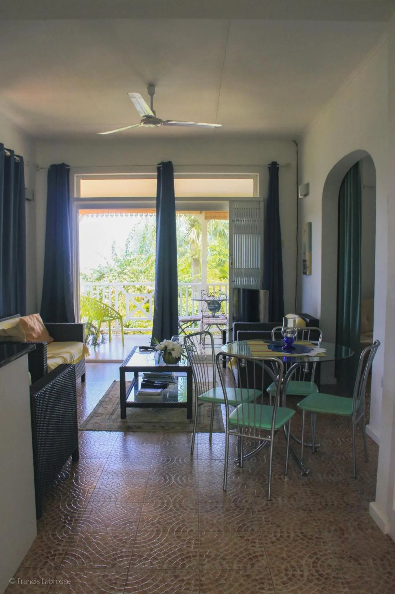 Dining area in Residence Monte-Cristo