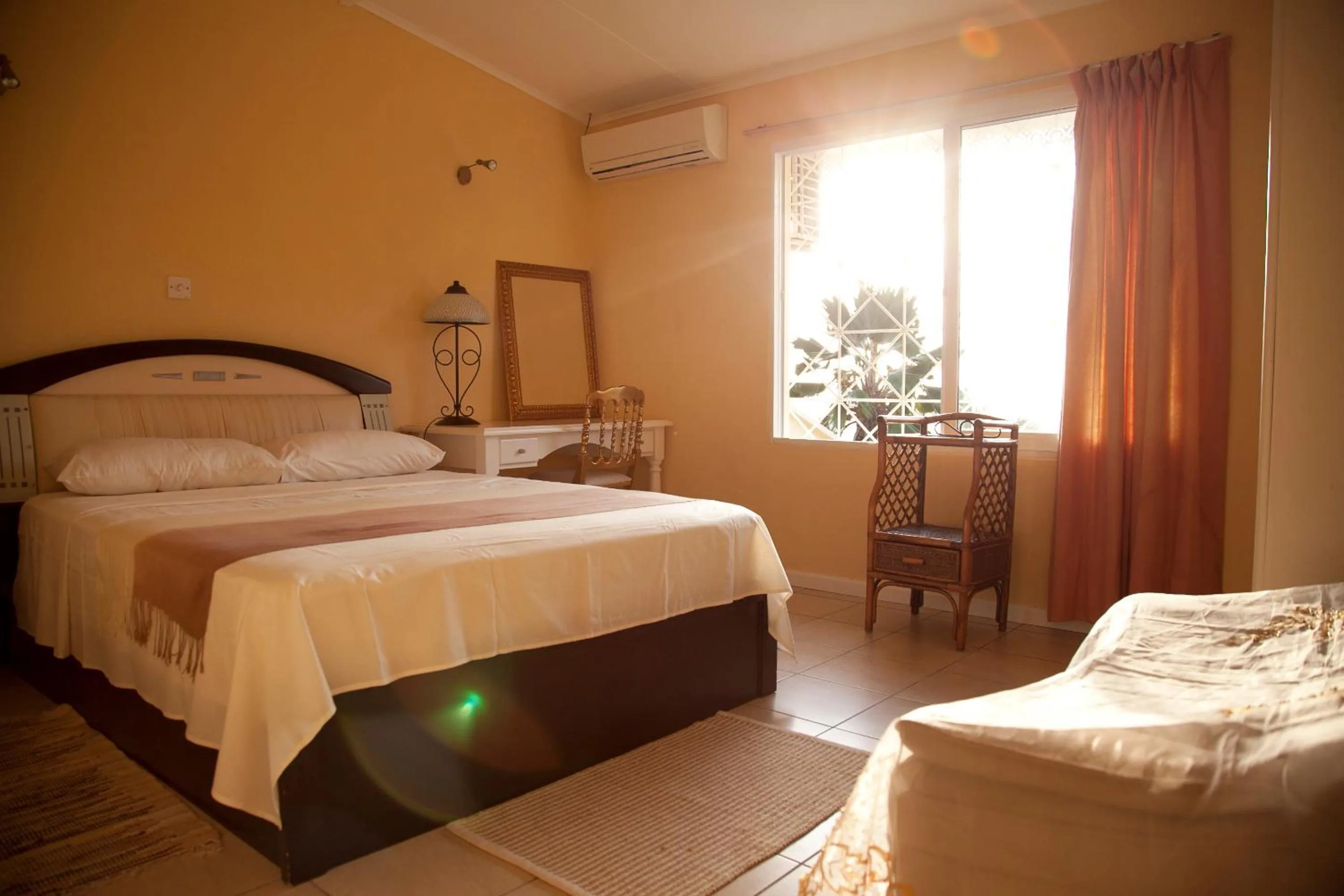 Property building, Bed in Residence Monte-Cristo
