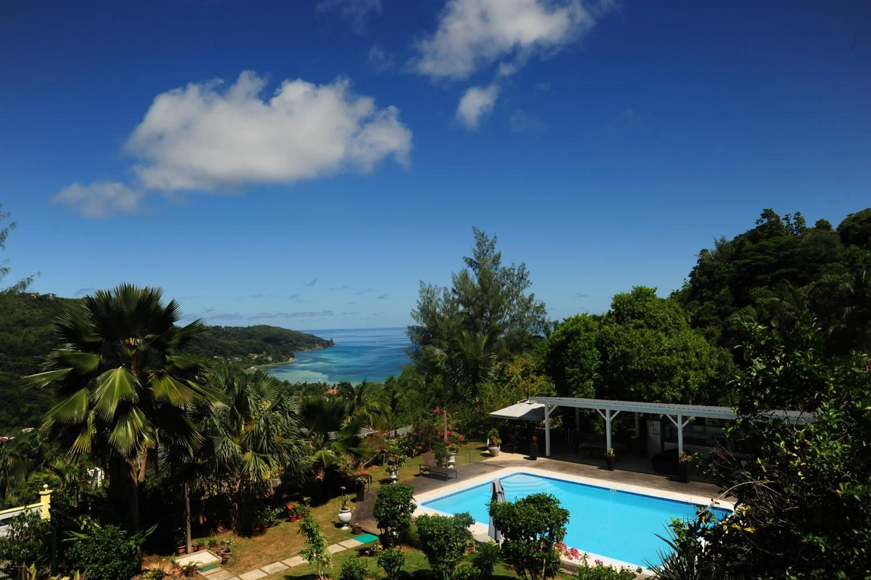 Swimming pool in Residence Monte-Cristo