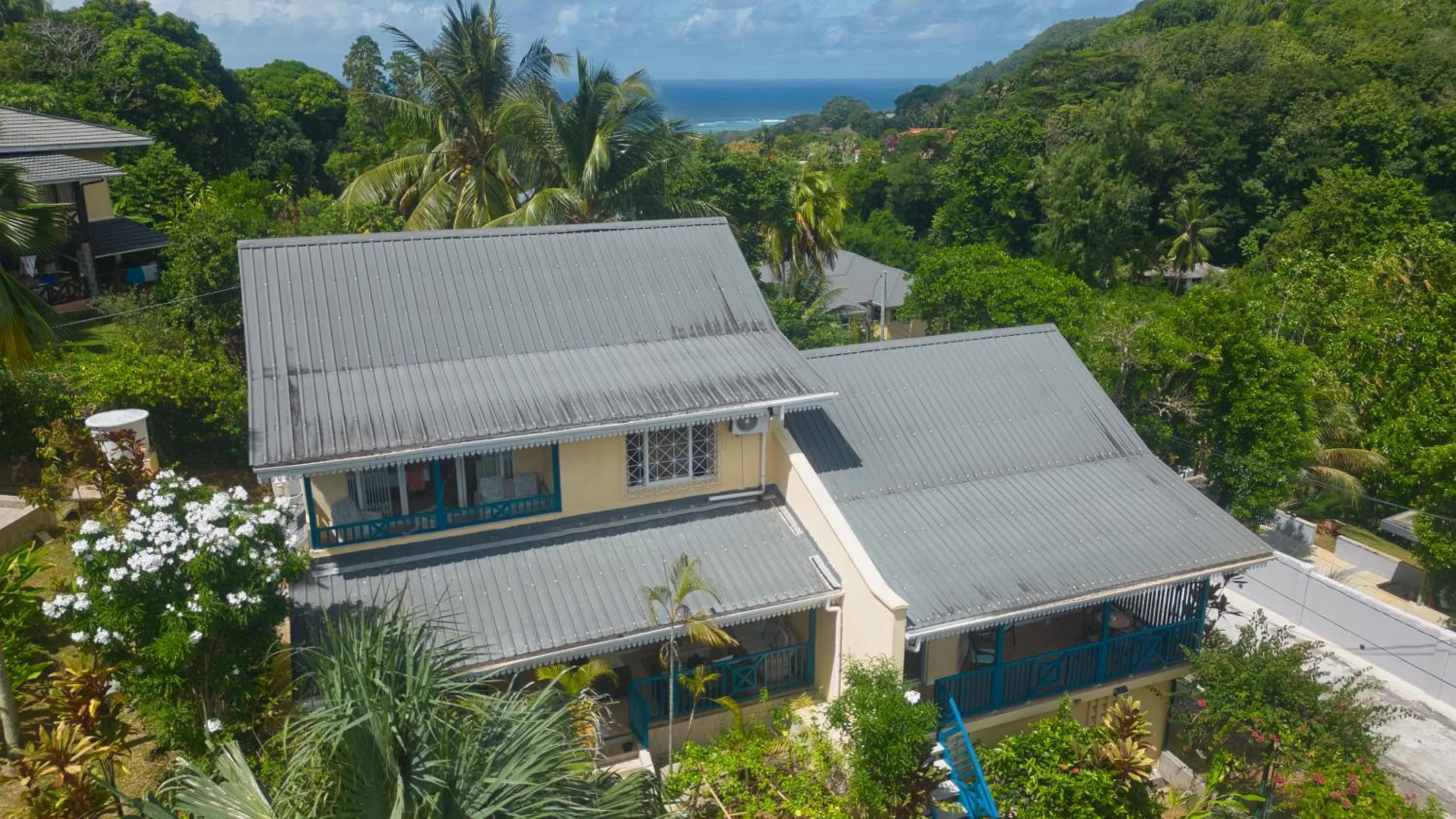 Property building in Residence Monte-Cristo