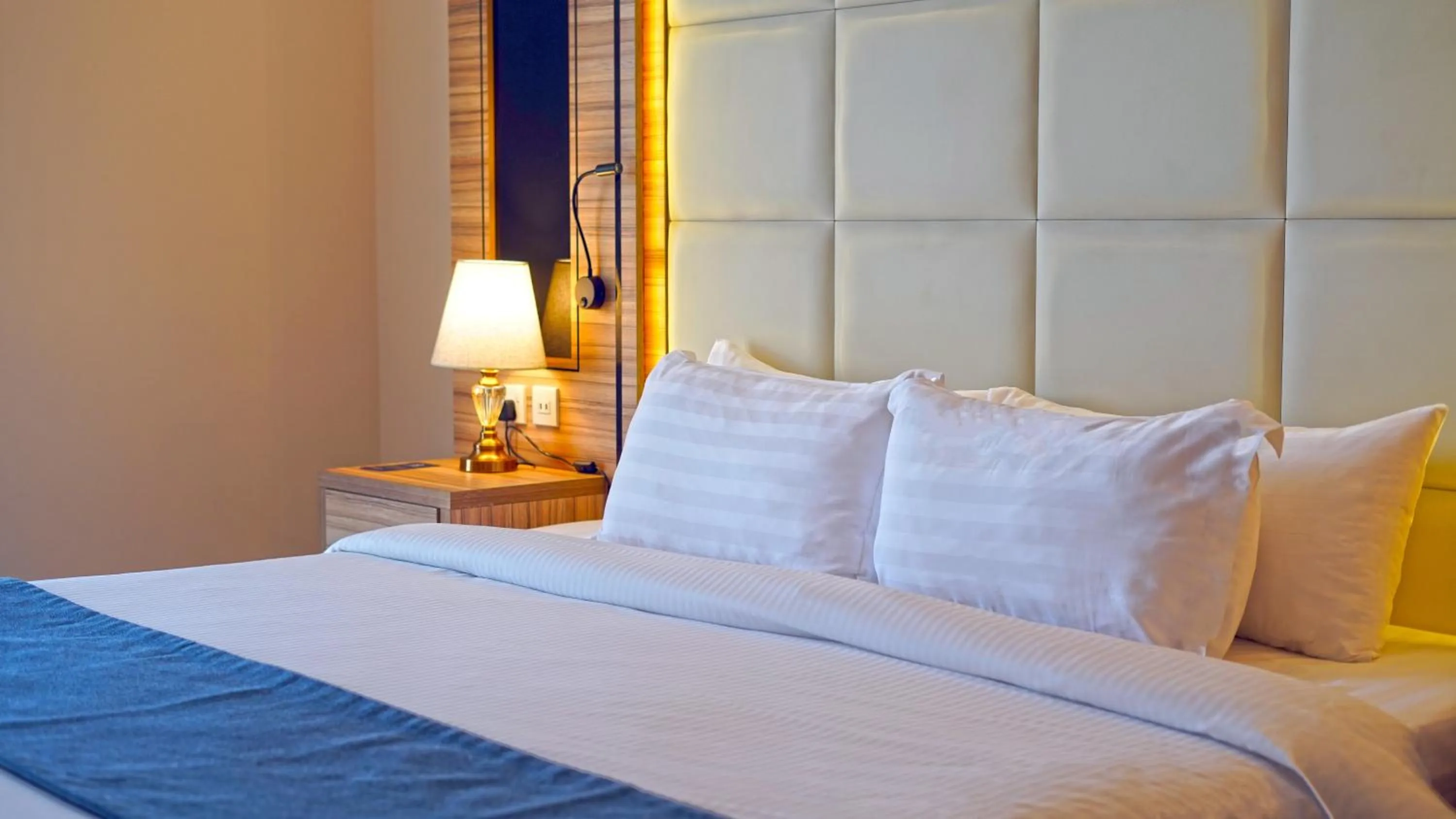 Bed in Casa Diora Hotel Al Naseem