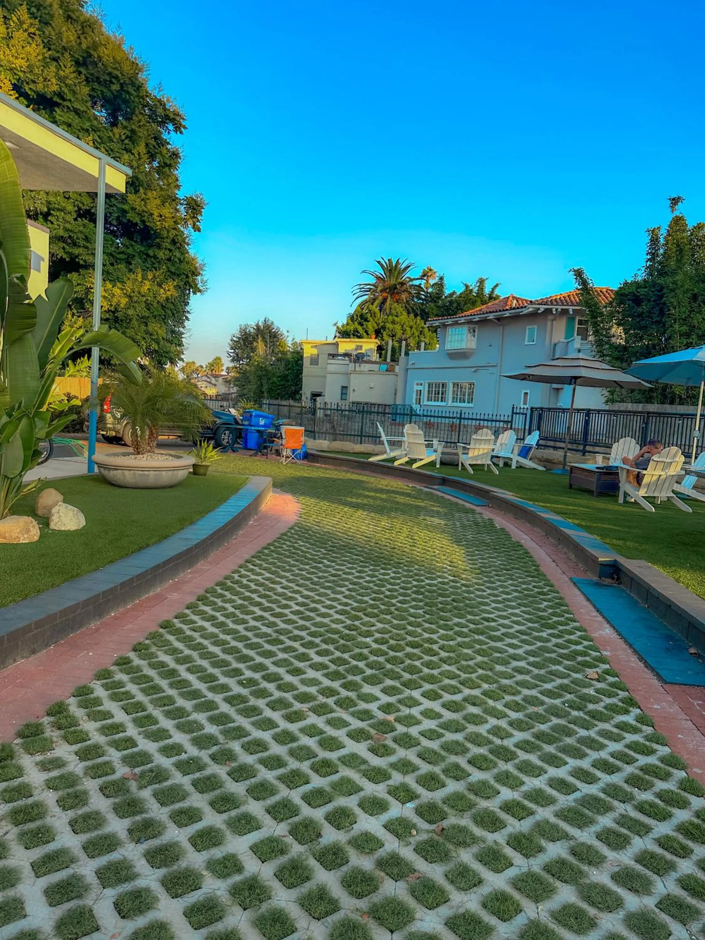 Property building in ITH Santa Barbara Surf Hostel