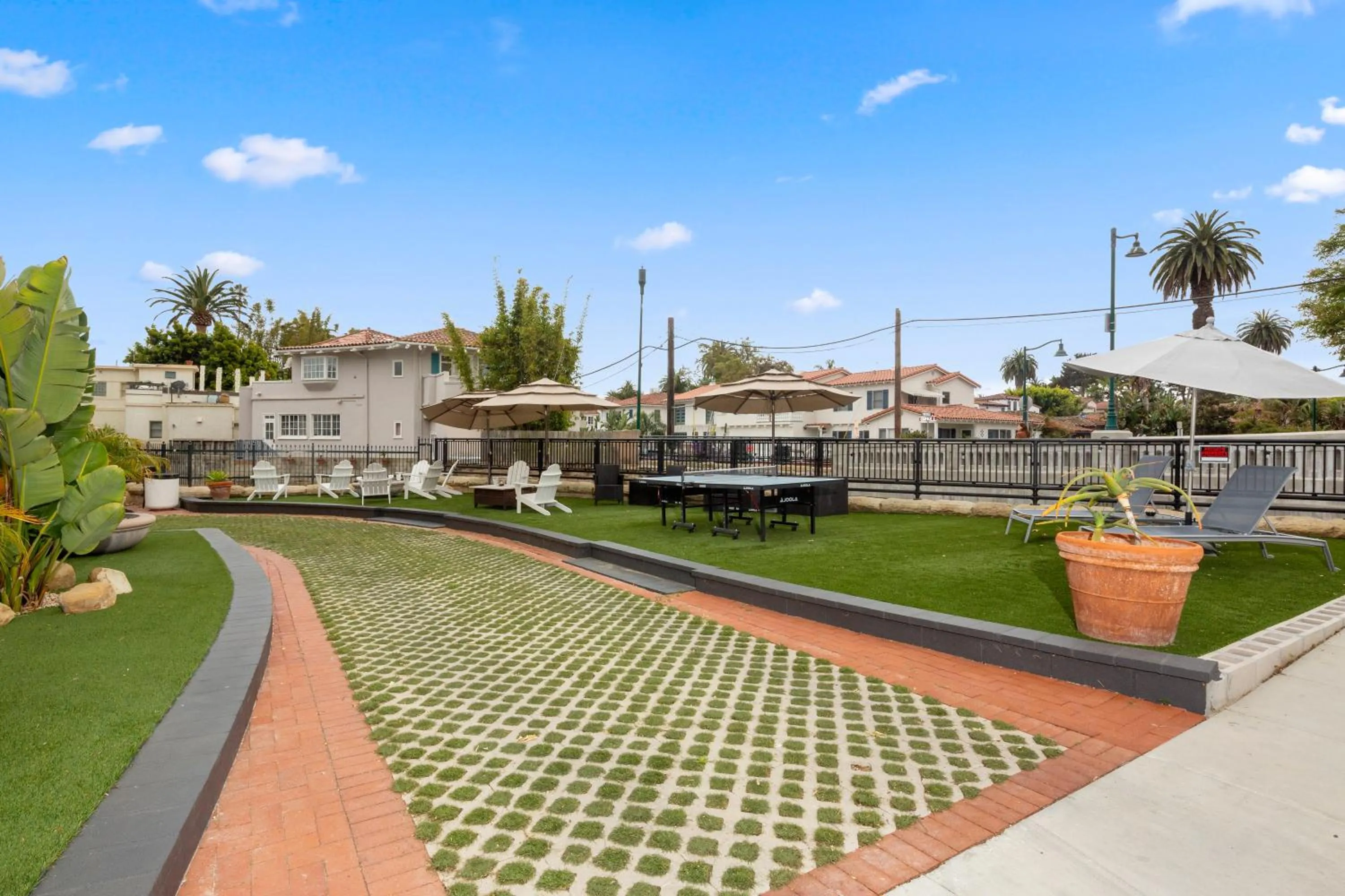 Patio in ITH Santa Barbara Surf Hostel