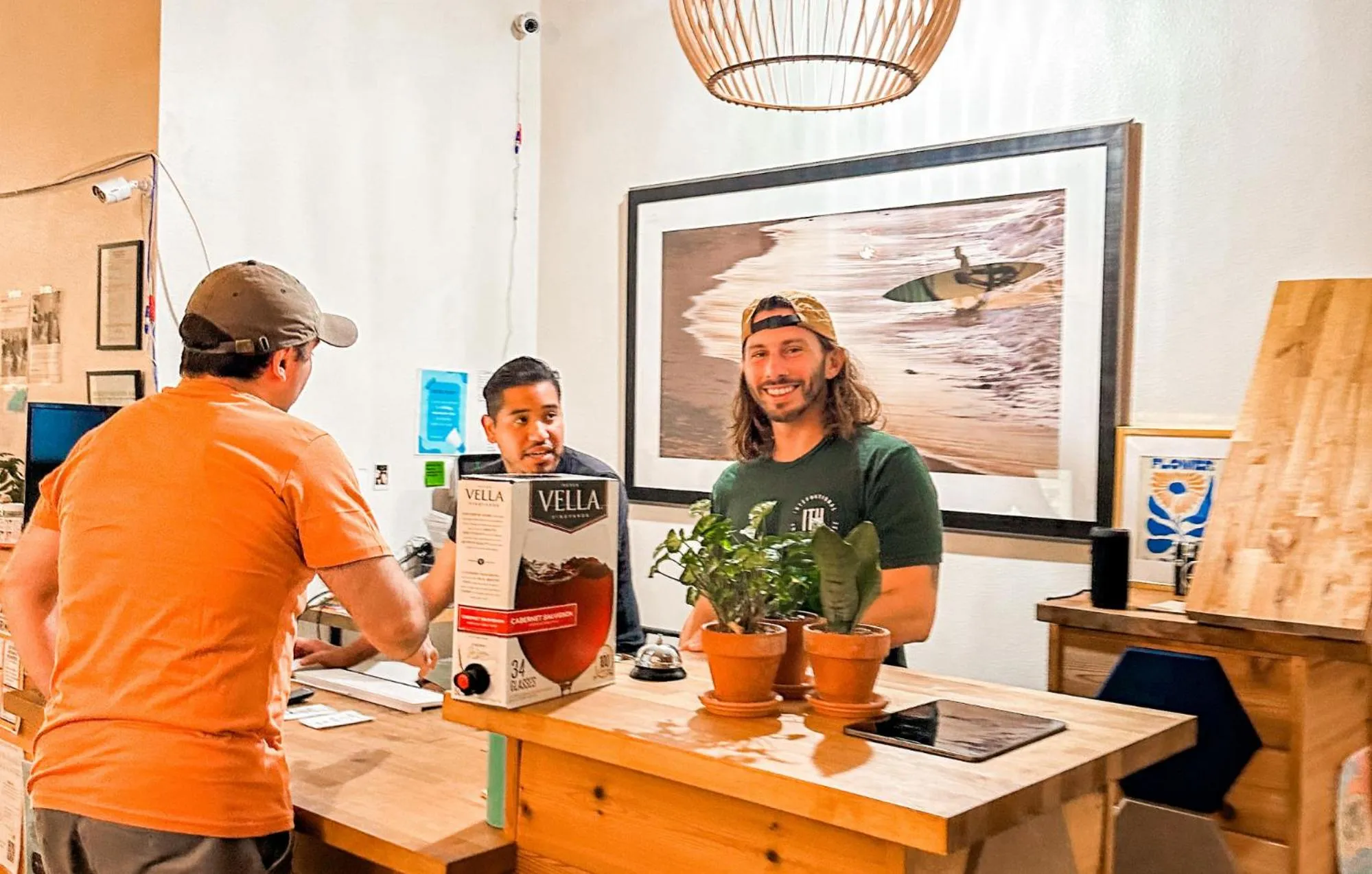 Lobby or reception in ITH Santa Barbara Surf Hostel