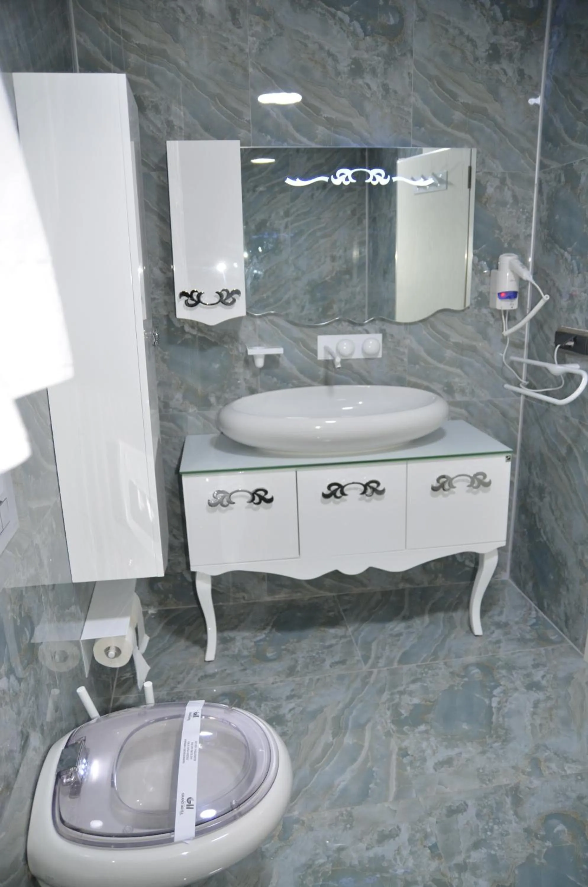 Bathroom in Grand Hotel Van