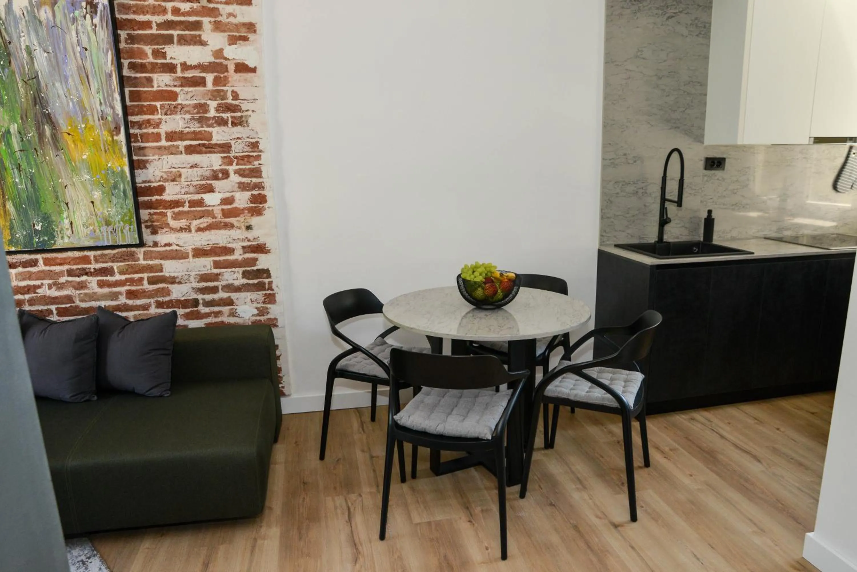 Dining area in Apartment Black